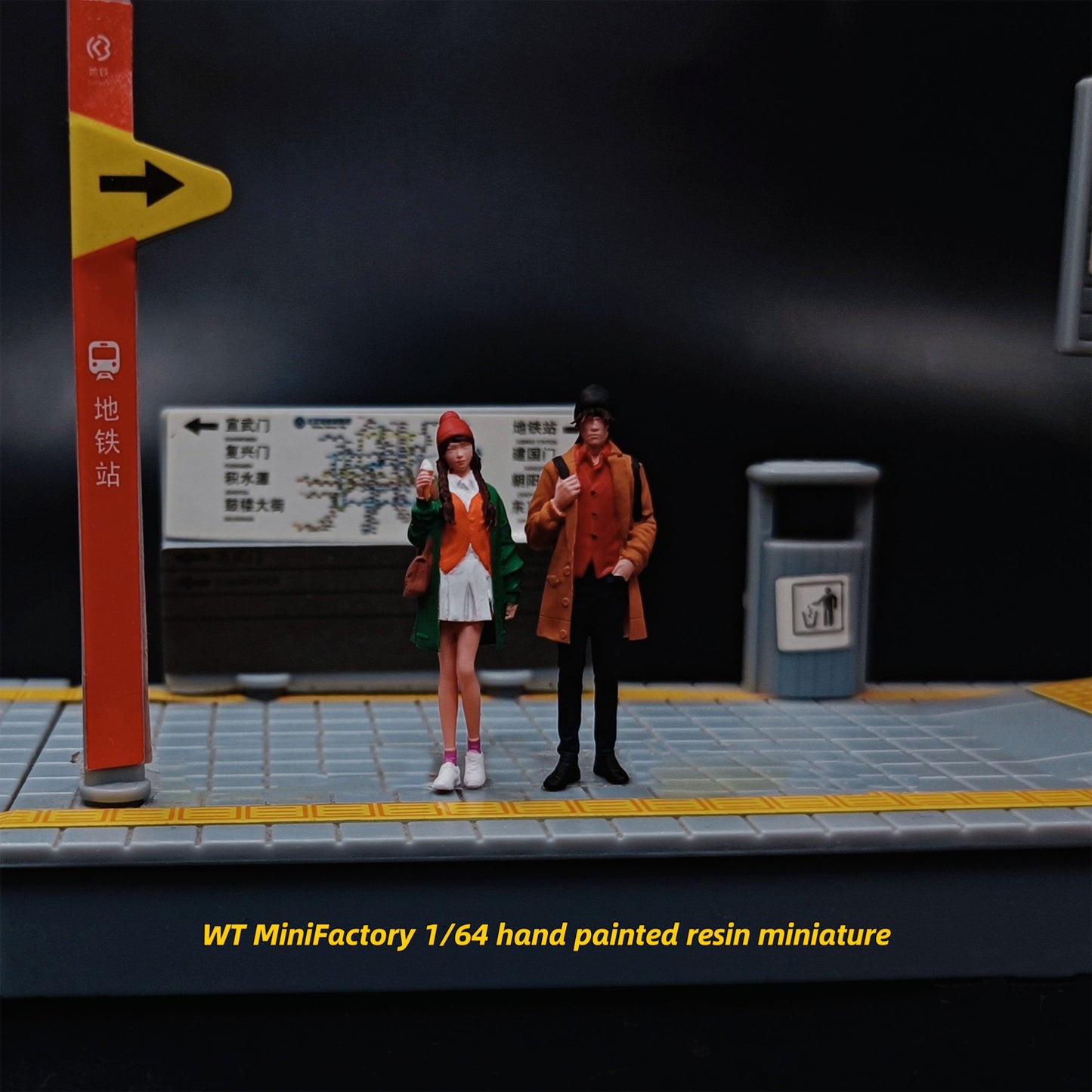 WT Minifactory 1/64 Scale Figurines Model Waiting Couple Duo Collection Miniature Hand-painted