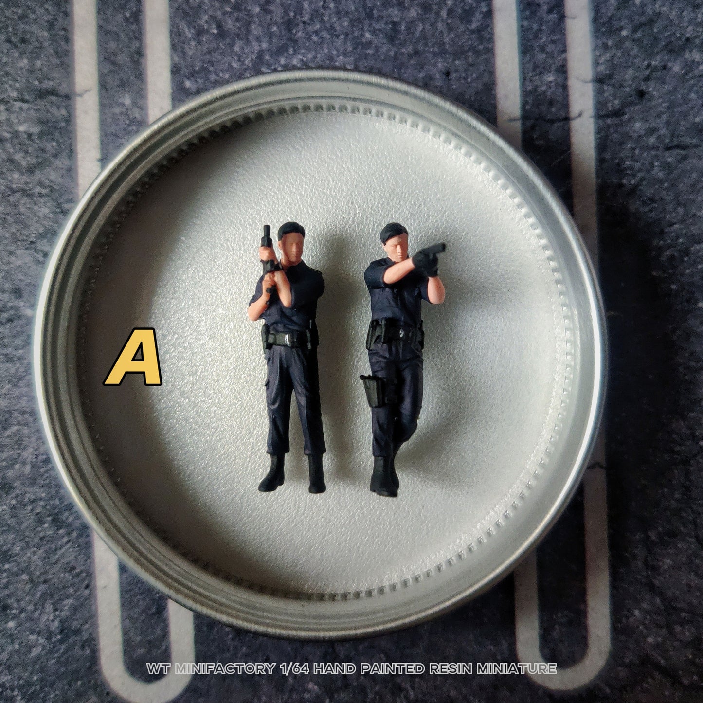 WT Minifactory 1/64 Scale Figurines Model Hong Kong-style Police and Gang Ster Collection Miniature Hand-painted