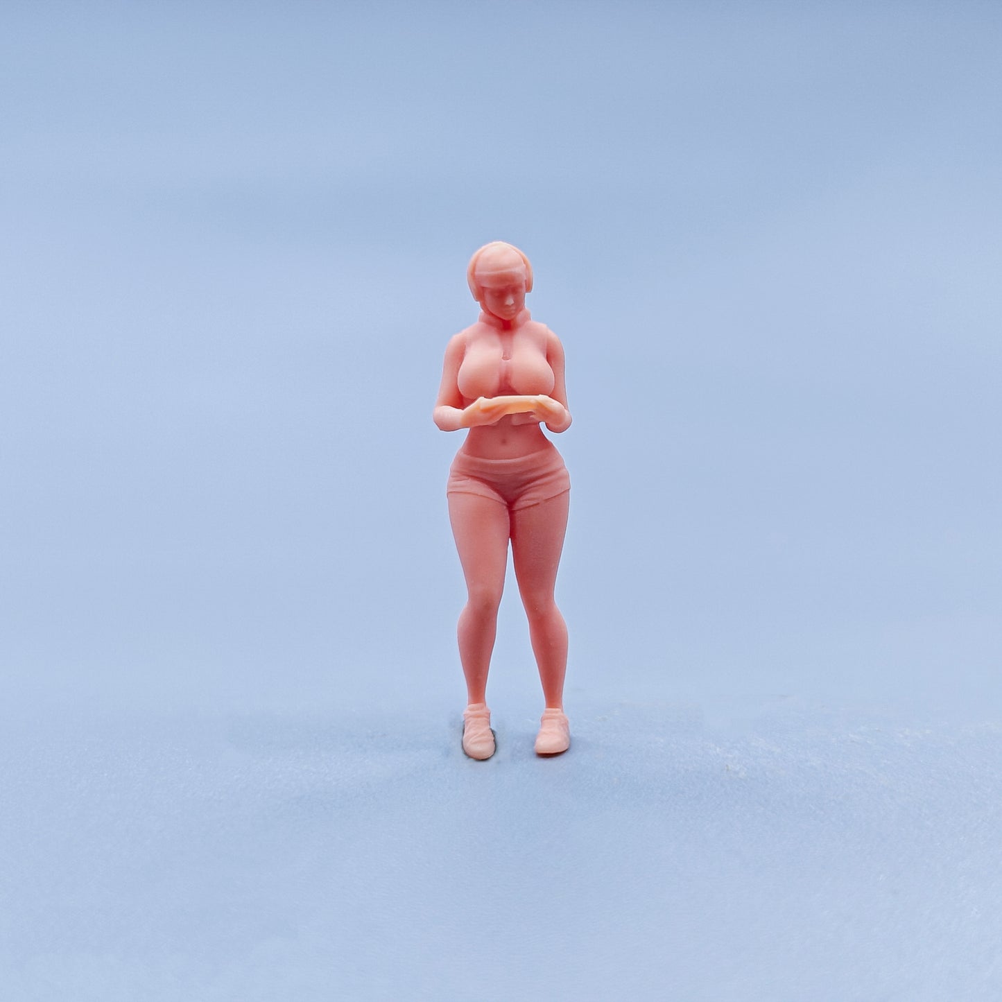 1/64 1/43 Figurines Scale Model Resin The Girl Wearing Headphones Playing Games Uncolored Miniatures Diorama Hand-painted D733