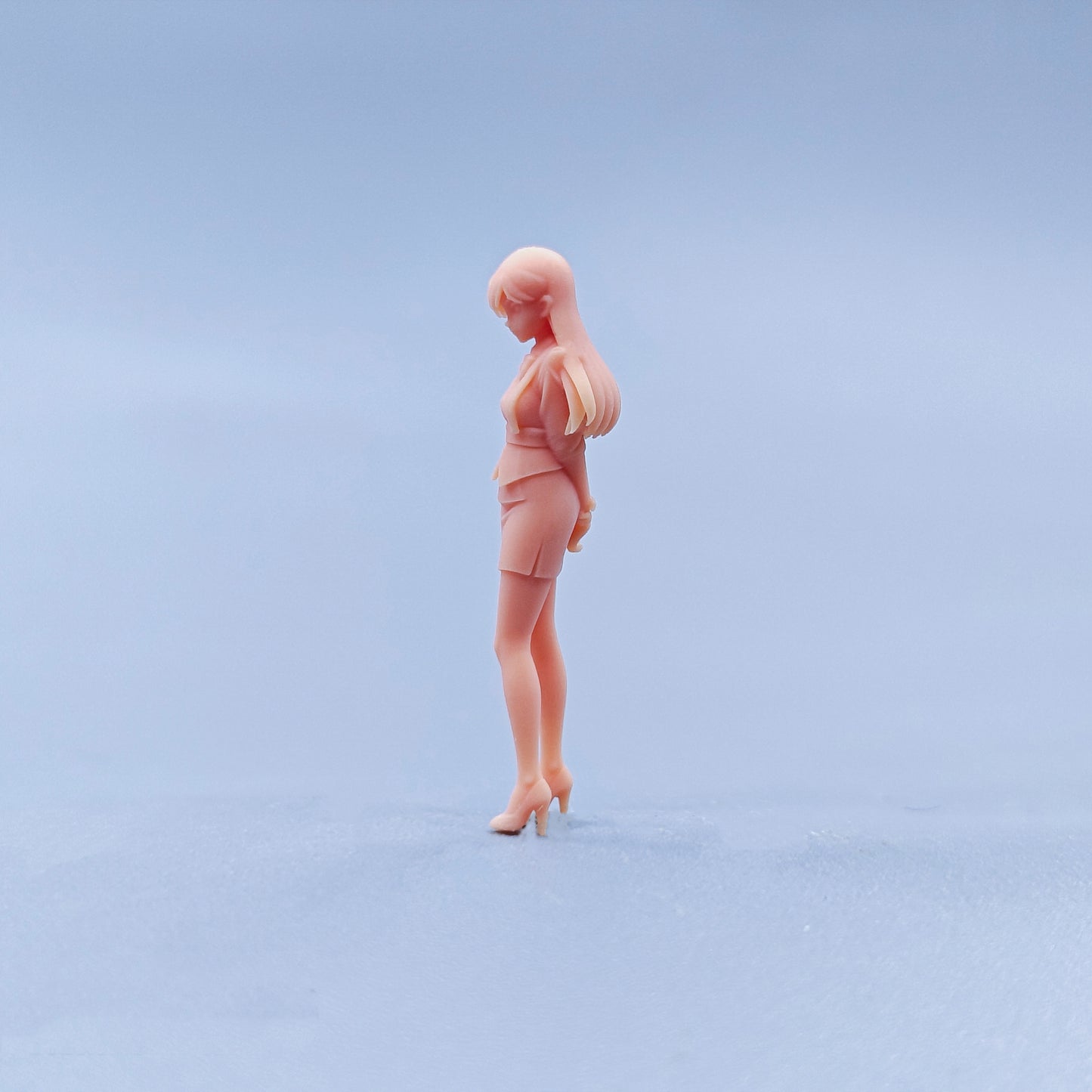 1/64 1/43 Figurines Scale Model Resin Back Hand Female High School Student Uncolored Miniatures Diorama Hand-painted D608