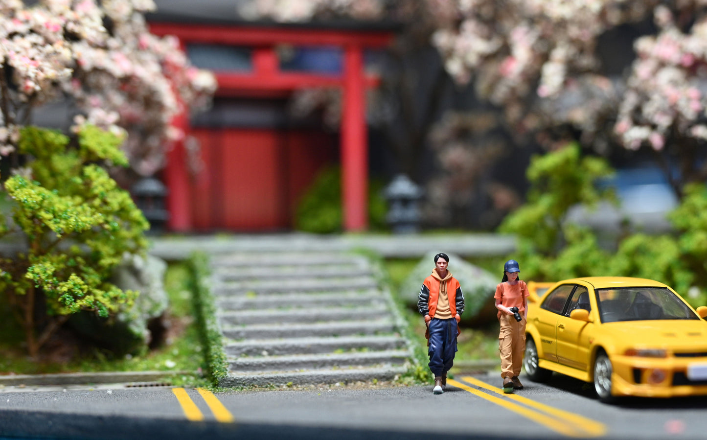 EHC Model 1/64 Scale Figurines Model Orange Male and Female Duo Collection Miniature Hand-painted