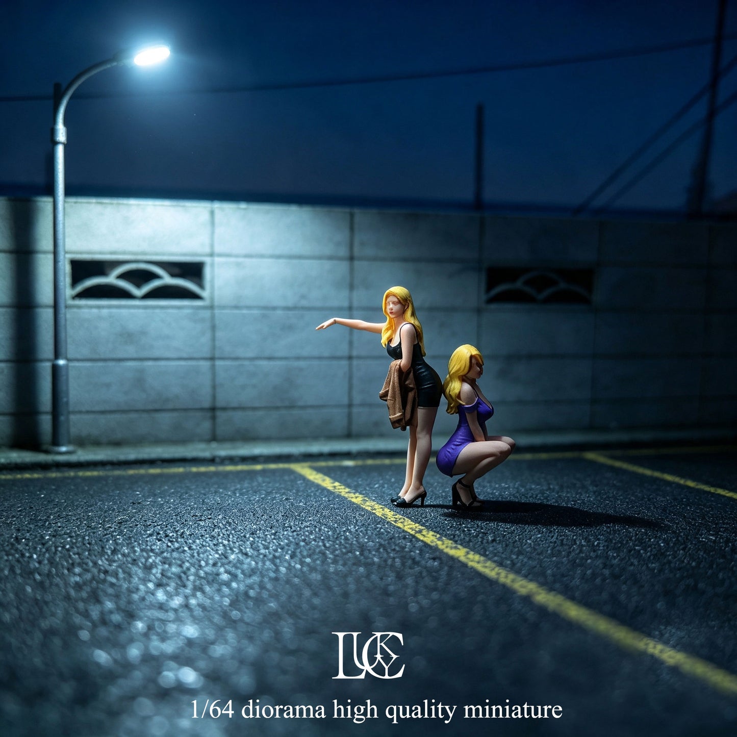 Lucky Studio 1/64 Scale Figurines Model Girls Hitting Cars At Night Duo Collection Miniature Hand-painted