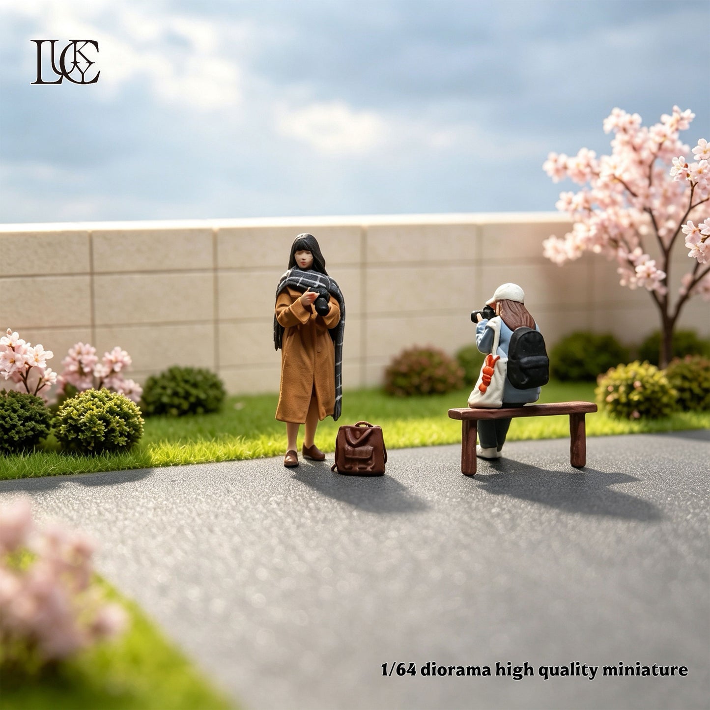 Lucky Studio 1/64 Scale Figurines Model DSLR Photography Kit for Girls Collection Miniature Hand-painted
