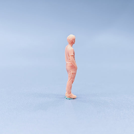 1/64 1/43 Figurines Scale Model Resin The Little Guy with His Hands in His Pockets Uncolored Miniatures Diorama Hand-painted C113