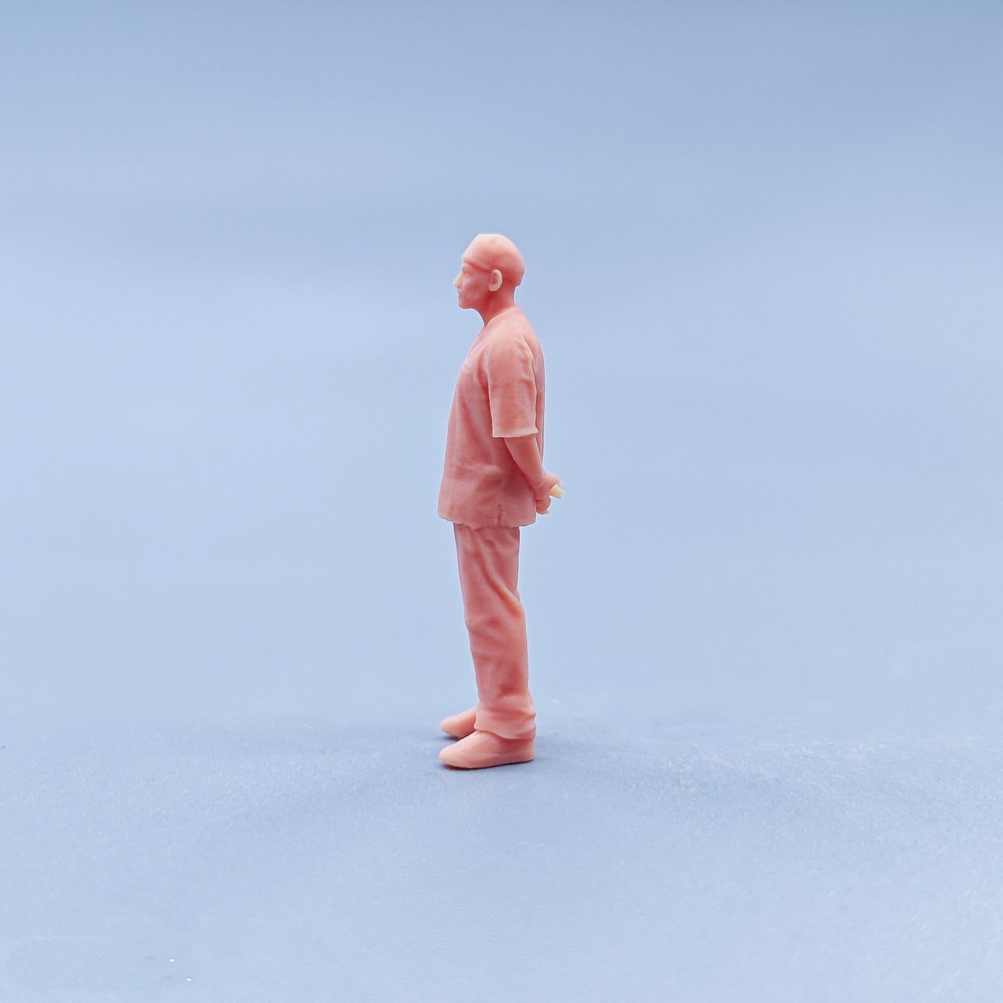 1/64 1/43 Figurines Scale Model Resin Old Man with Hands Behind His Back Uncolored Miniatures Diorama Hand-painted D727