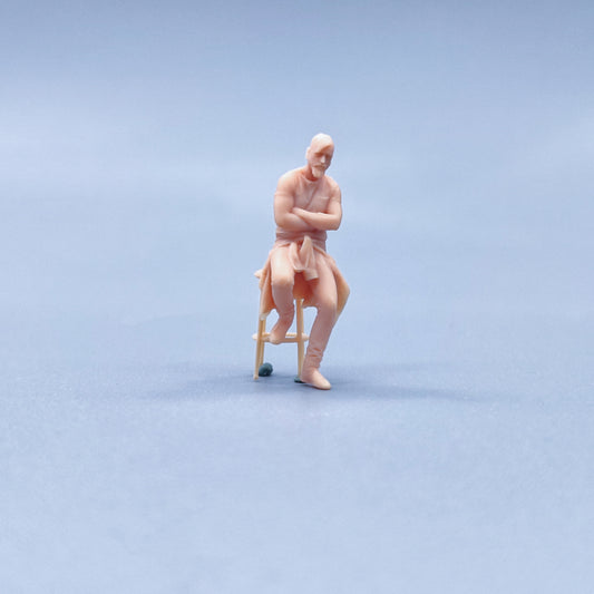 1/64 1/43 Figurines Scale Model Resin Sitting on A Chair Bearded Tattooed Man Uncolored Miniatures Diorama Hand-painted W411