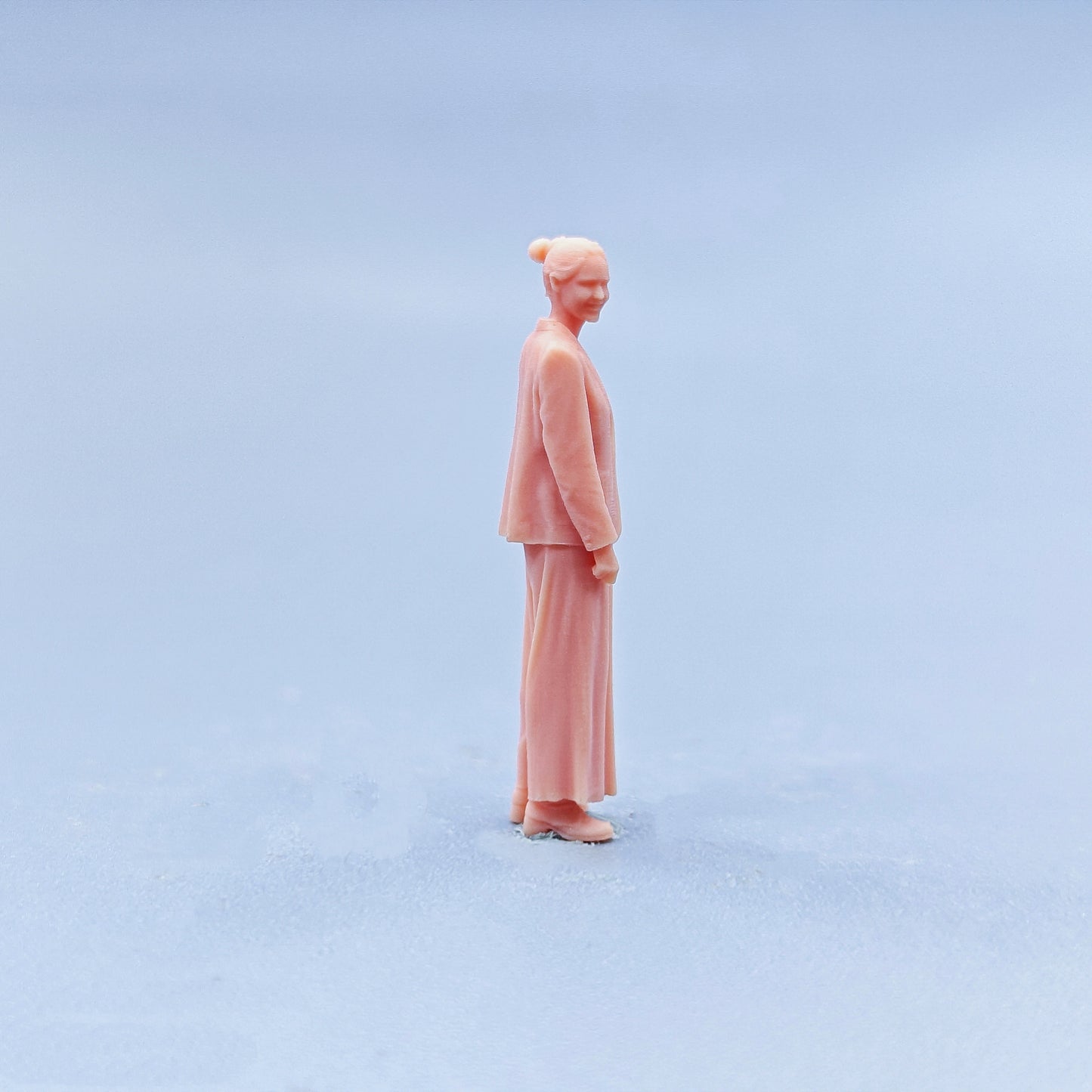 1/64 1/43 Figurines Scale Model Resin Turn Head and Smiling Woman Uncolored Miniatures Diorama Hand-painted D315