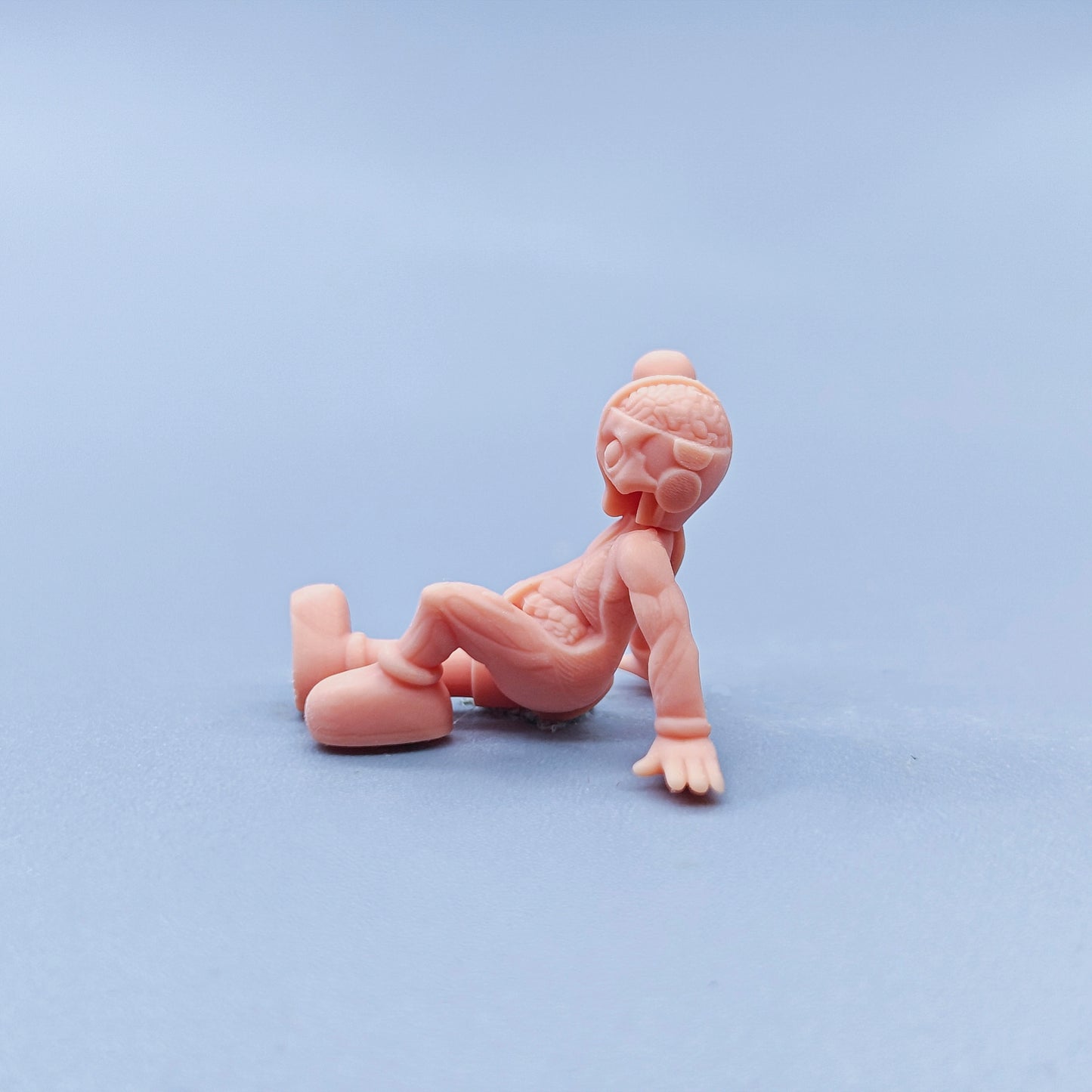 1/64 1/43 Figurines Scale Model Resin Sitting on The Floor Half Cut Doll Uncolored Miniatures Diorama Hand-painted C926