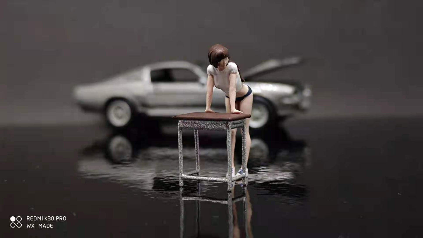 Wx-Made 1/64 Scale Figurines Model The Girl Supporting The Table Collection Miniature Hand-painted