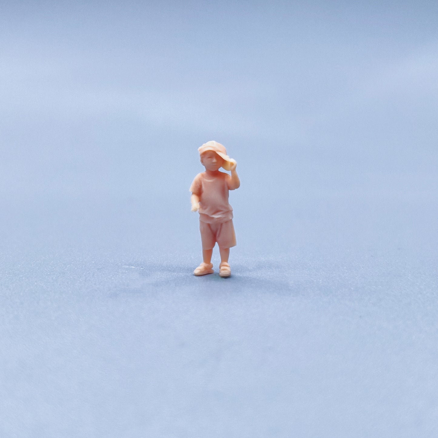 1/64 1/43 Figurines Scale Model Resin Children Wearing Slanted Hats Uncolored Miniatures Diorama Hand-painted W419