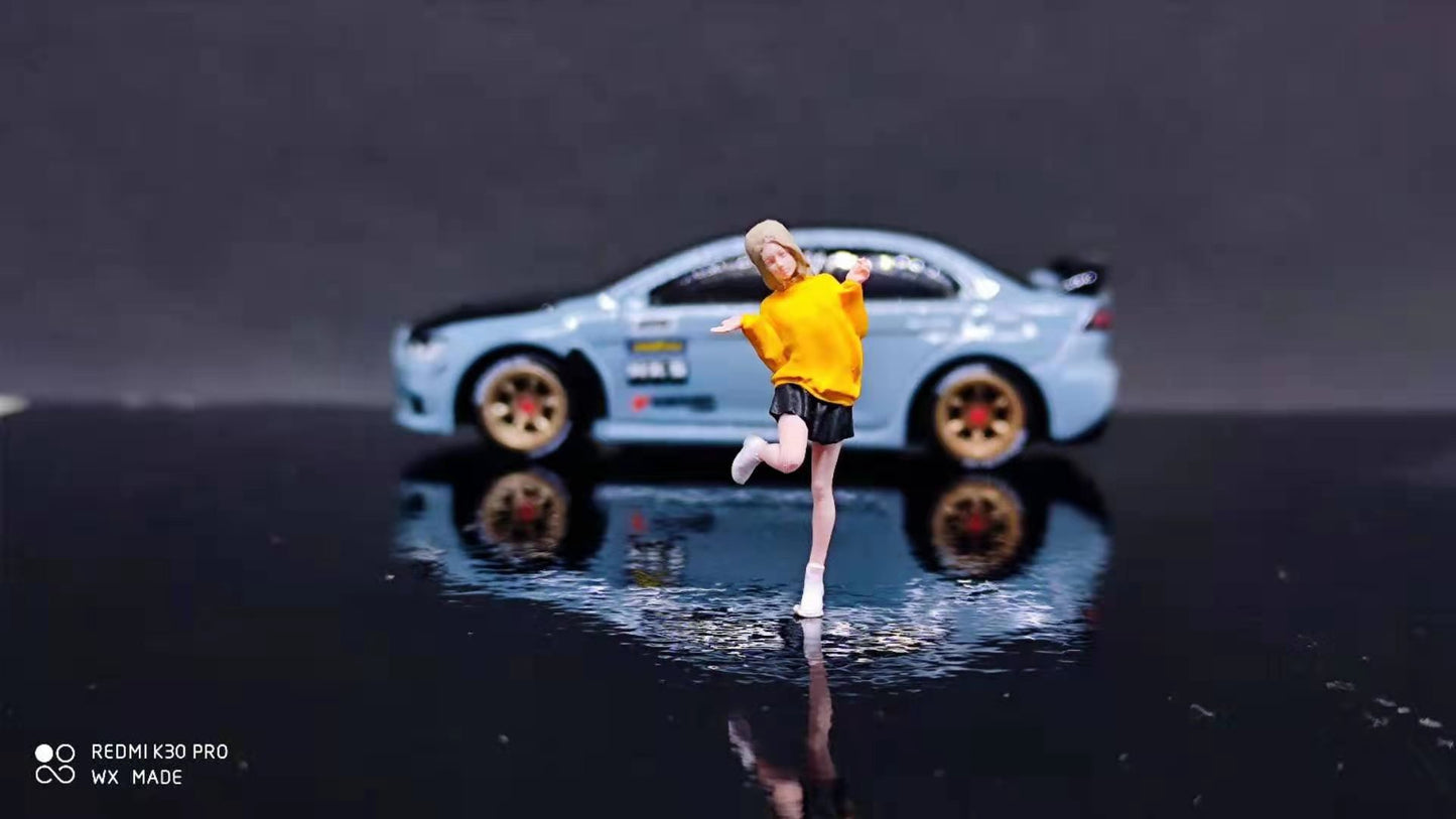 WX-MADE 1/64 Scale Figurines Model Pure Yellow Clad Girl with Upturned Feet Collection Miniature Hand-painted