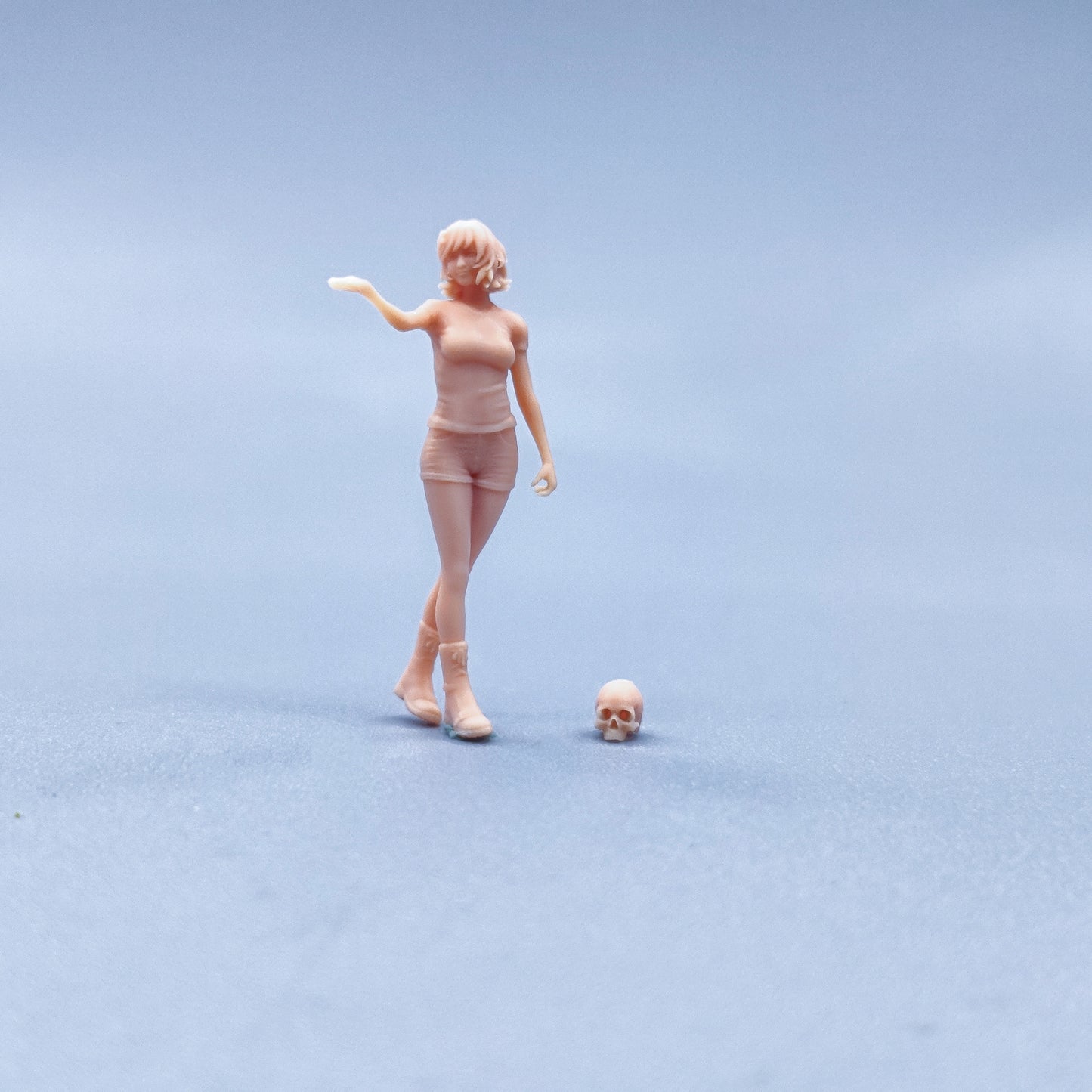 1/64 1/43 Figurines Scale Model Resin The Girl Holding A Skull Uncolored Miniatures Diorama Hand-painted W420