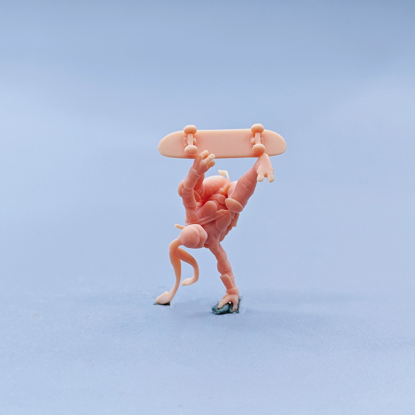 1/64 1/43 Figurines Scale Model Resin Ninja Turtles Skateboarding Girl Uncolored Miniatures Diorama Hand-painted C813