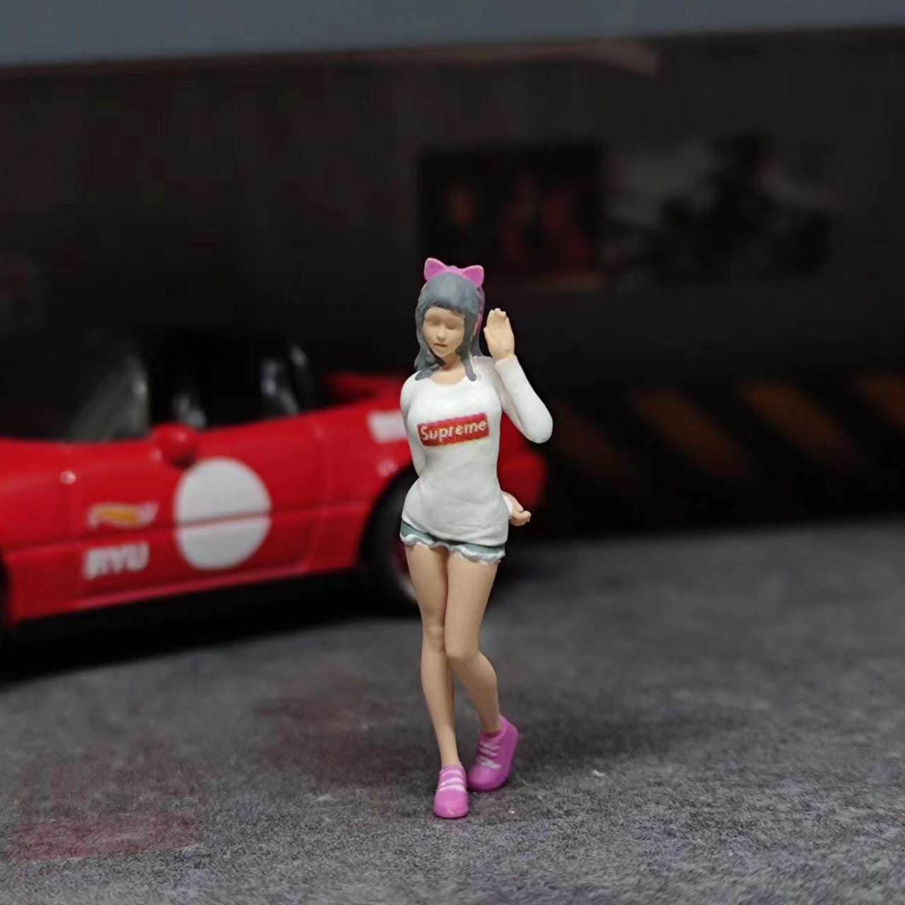 WX-MADE 1/64 Scale Figurines Model Earphone Girl Collection Miniature Hand-painted