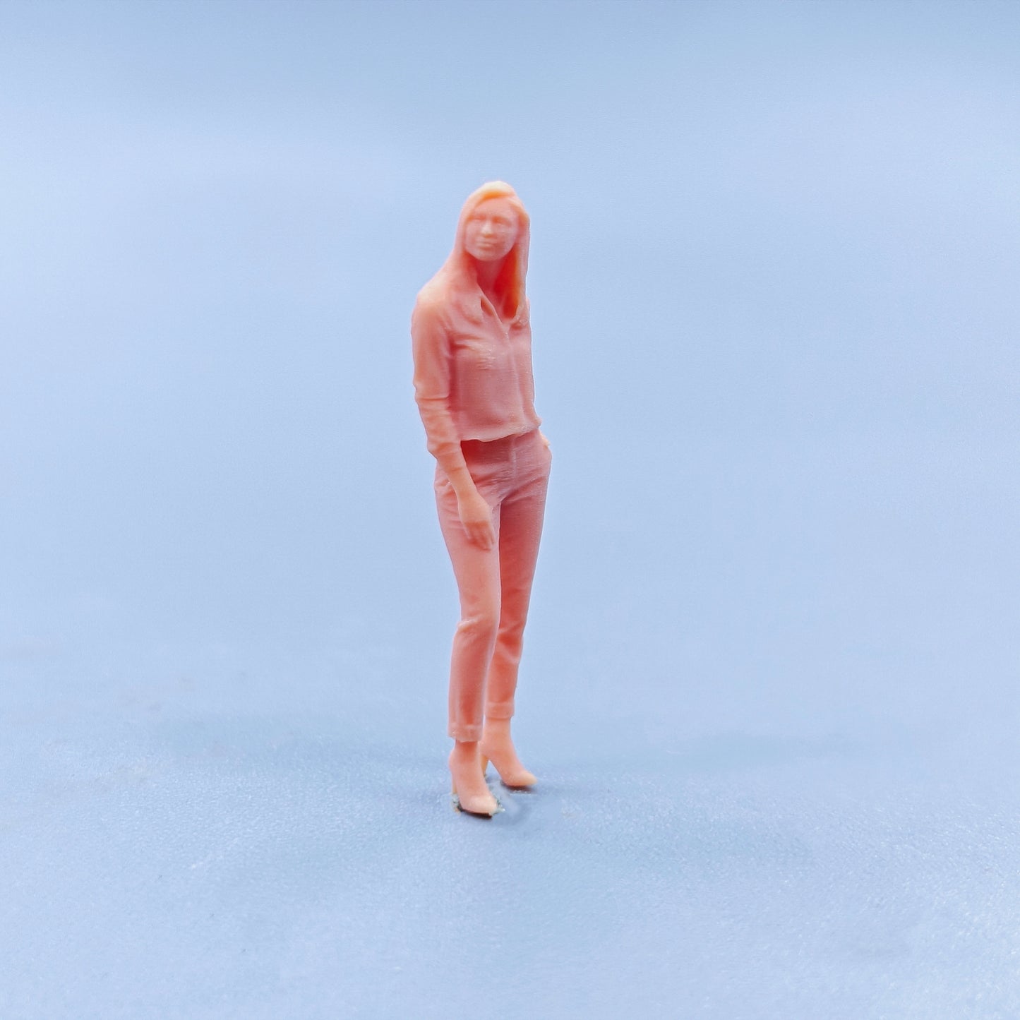 1/64 1/43 Figurines Scale Model Resin White Collar with One Hand in A Pocket Uncolored Miniatures Diorama Hand-painted D422