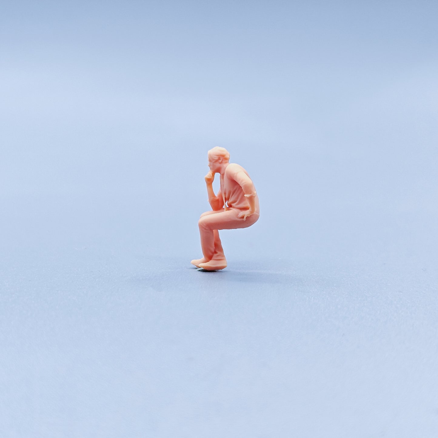 1/64 1/43 Figurines Scale Model Resin Sitting in A Suit Thinking about Men Uncolored Miniatures Diorama Hand-painted C310