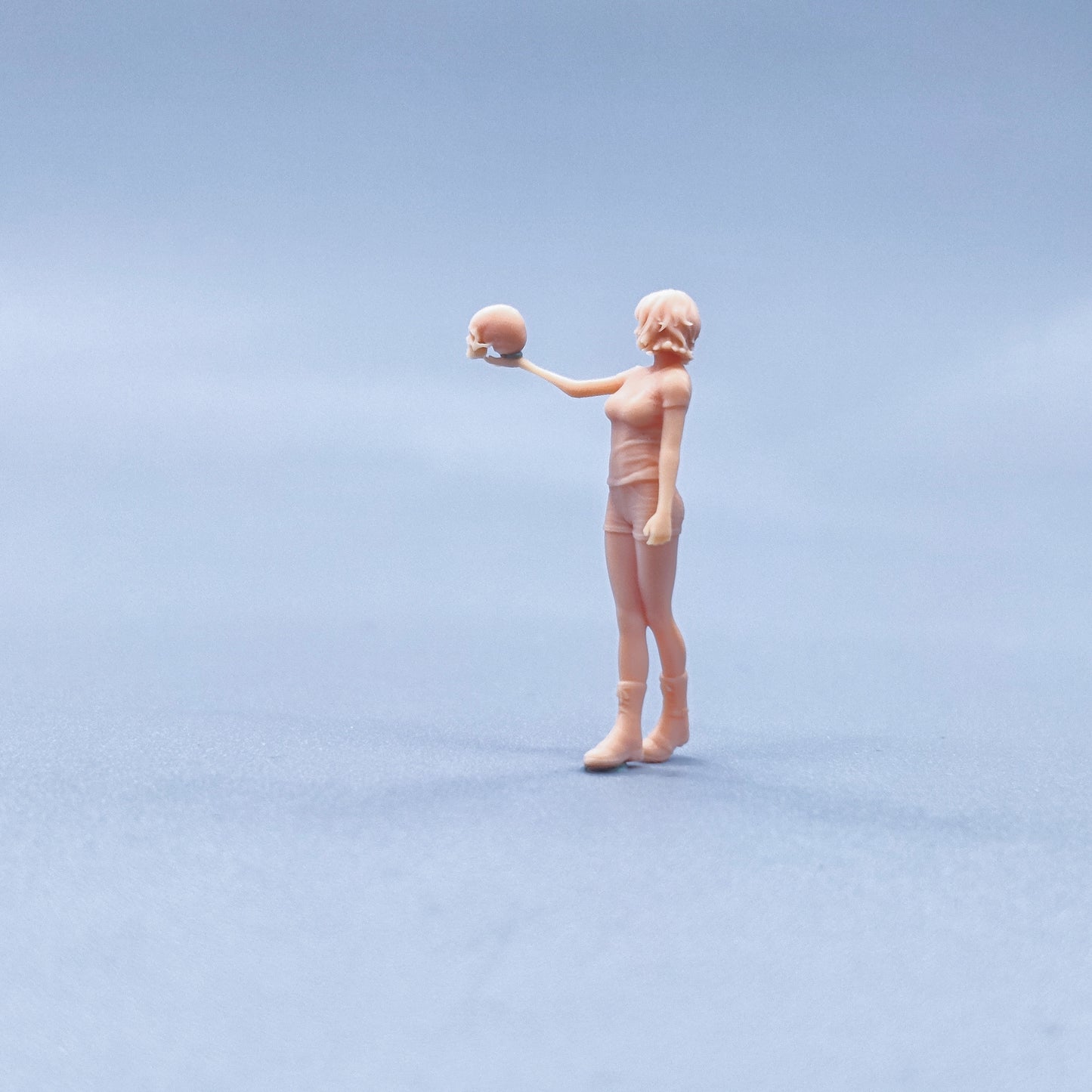 1/64 1/43 Figurines Scale Model Resin The Girl Holding A Skull Uncolored Miniatures Diorama Hand-painted W420