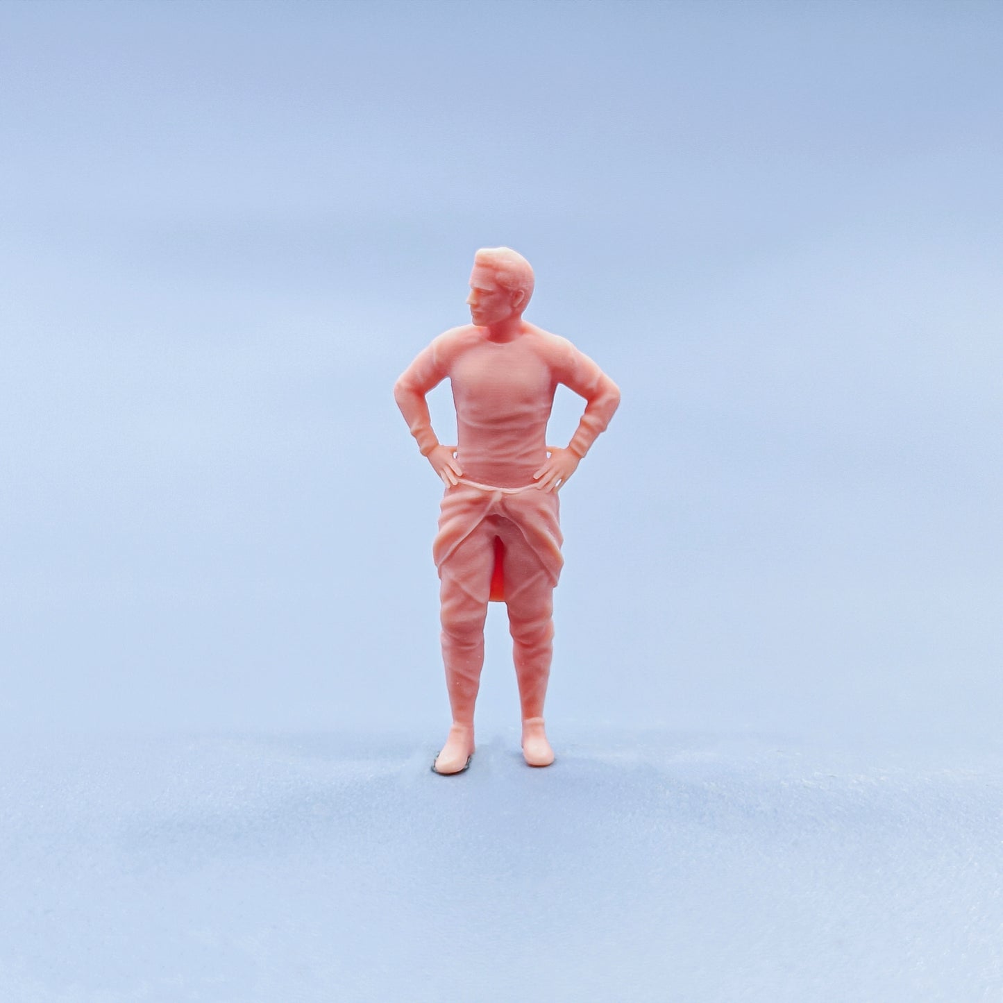 1/64 1/43 Figurines Scale Model Resin A Young Man with Hands on His Waist Uncolored Miniatures Diorama Hand-painted D724