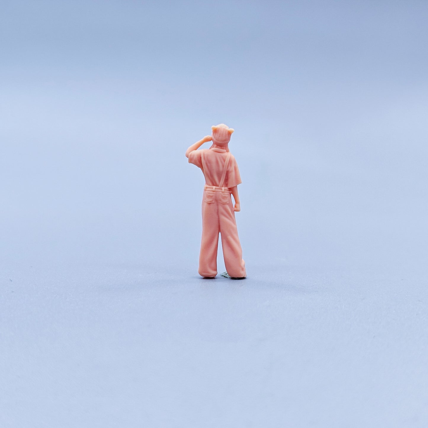1/64 1/43 Figurines Scale Model Resin Girls Wearing Hats and Workwear Uncolored Miniatures Diorama Hand-painted C419