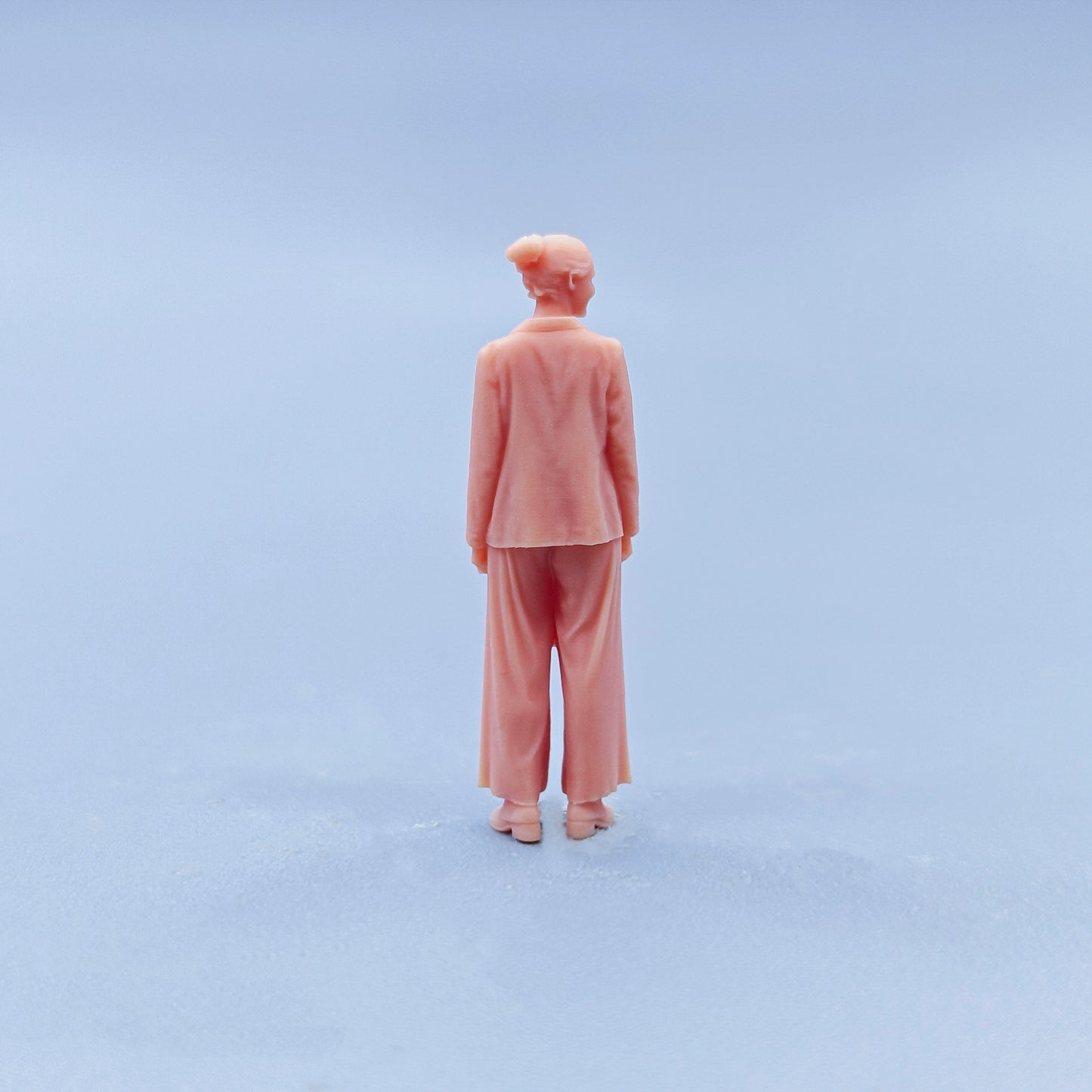 1/64 1/43 Figurines Scale Model Resin Turn Head and Smiling Woman Uncolored Miniatures Diorama Hand-painted D315