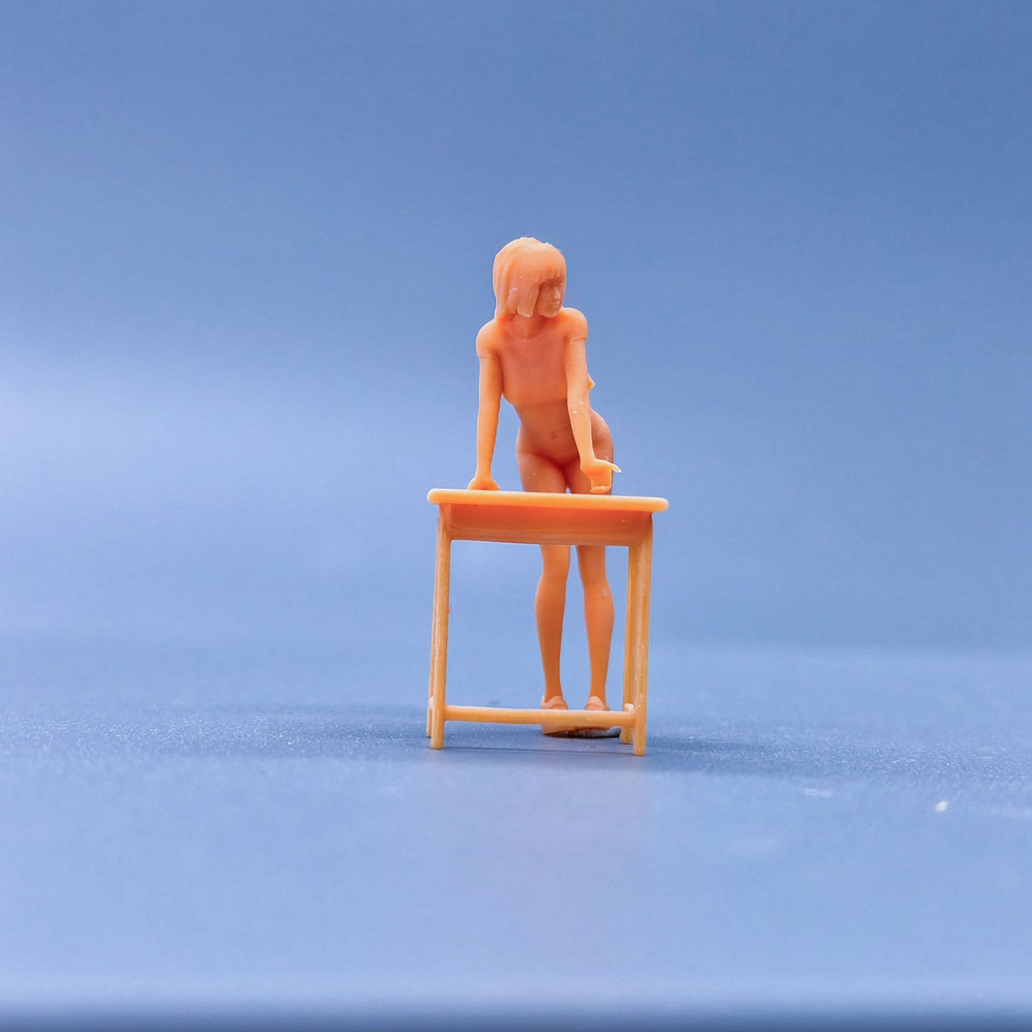 Wx-Made 1/64 Scale Figurines Model The Girl Supporting The Table Collection Miniature Hand-painted