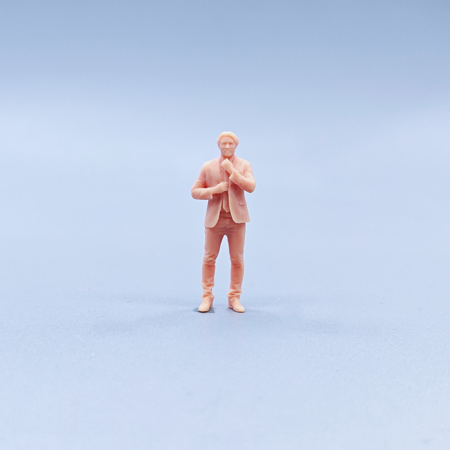 1/64 1/43 Figurines Scale Model Resin Organize Men's Clothing Uncolored Miniatures Diorama Hand-painted C313