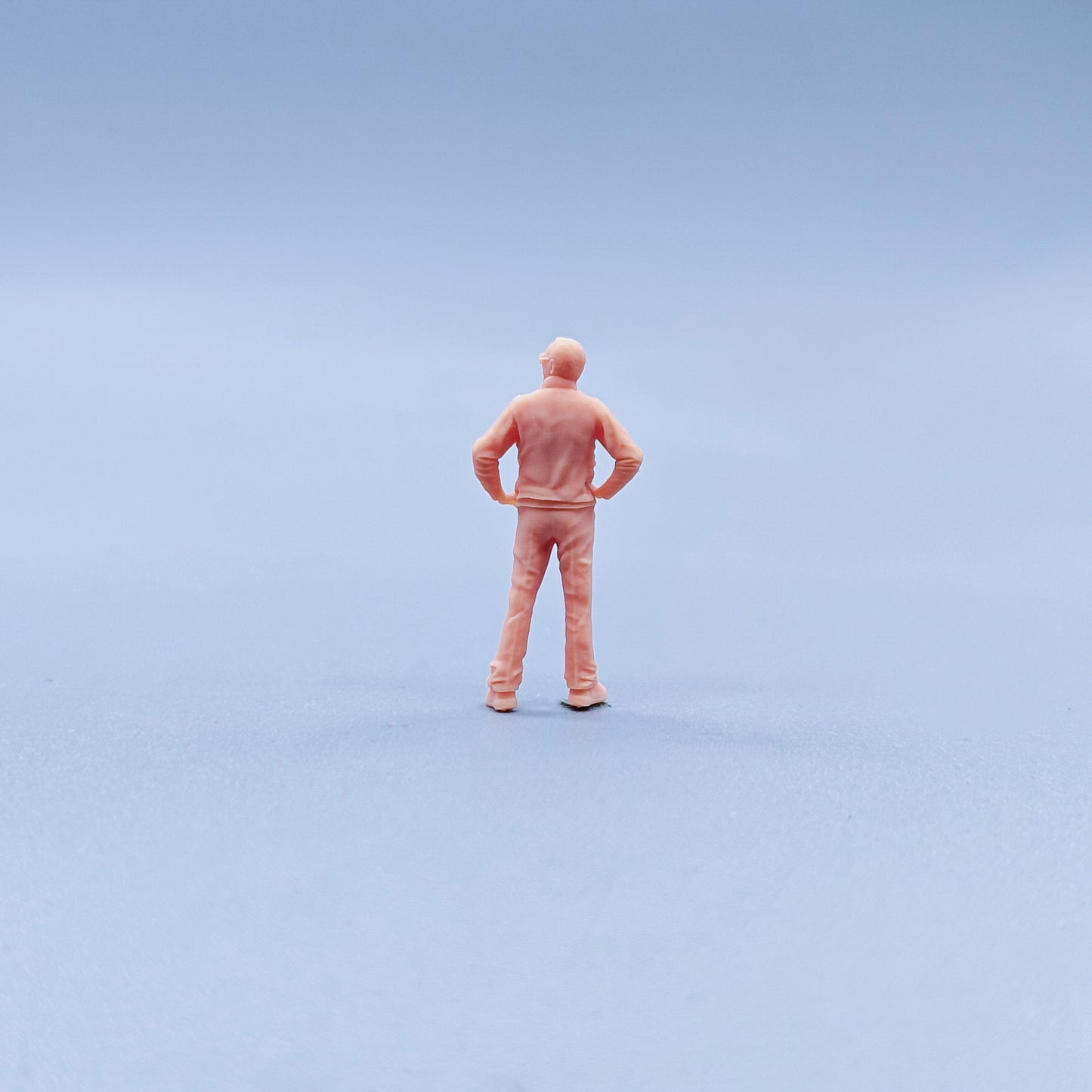 1/64 1/43 Figurines Scale Model Resin The Old Man Wearing Sunglasses Uncolored Miniatures Diorama Hand-painted C320