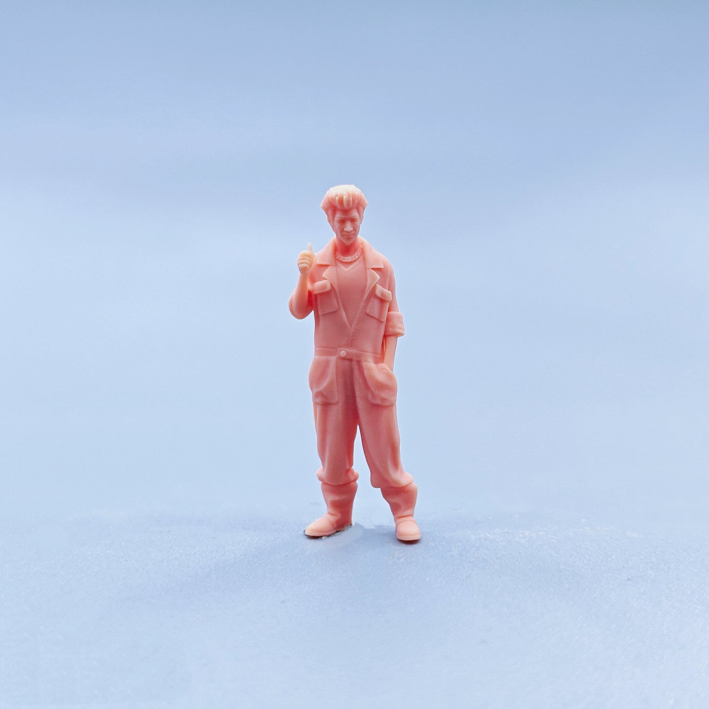 1/64 1/43 Figurines Scale Model Resin Smoking Man Wearing Gold Chain Uncolored Miniatures Diorama Hand-painted D735