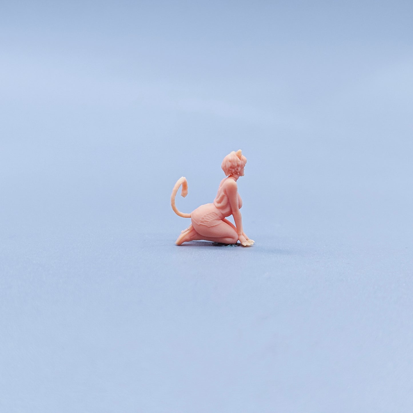 1/64 1/43 Figurines Scale Model Resin Lover Cat Girl Uncolored Miniatures Diorama Hand-painted C424