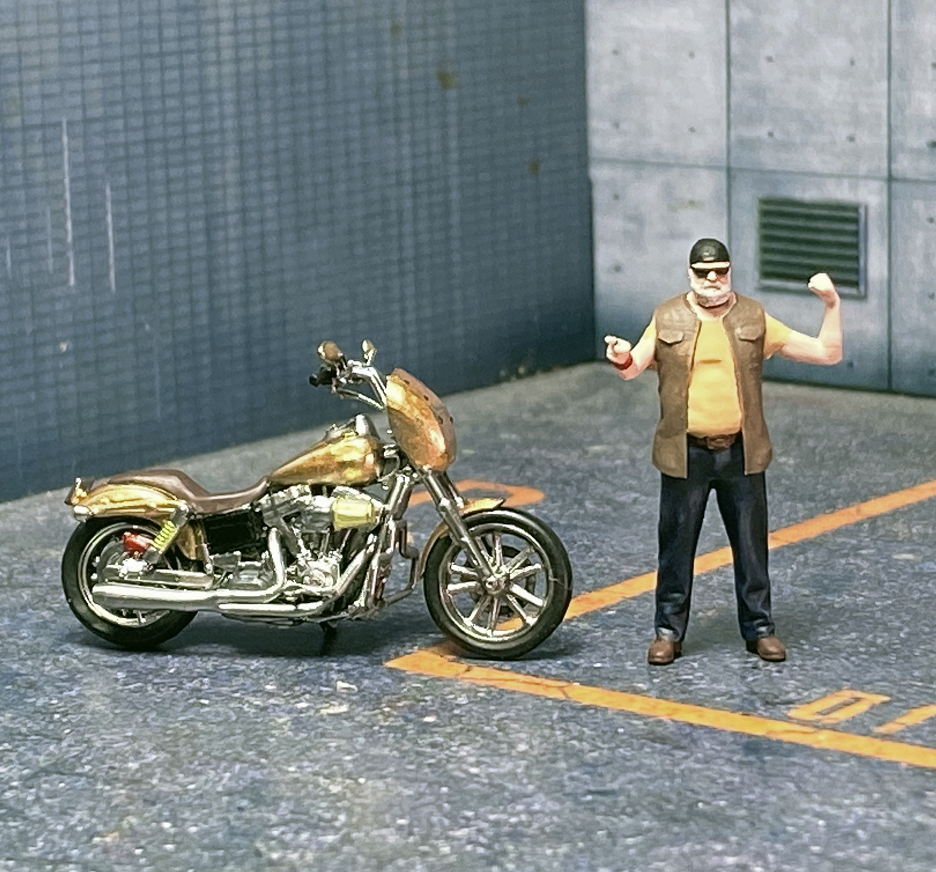 EHC Model 1/64 Scale Figurines Model Uncle Harley Collection Miniature Hand-painted