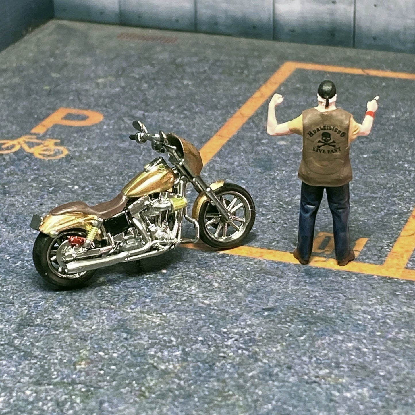 EHC Model 1/64 Scale Figurines Model Uncle Harley Collection Miniature Hand-painted