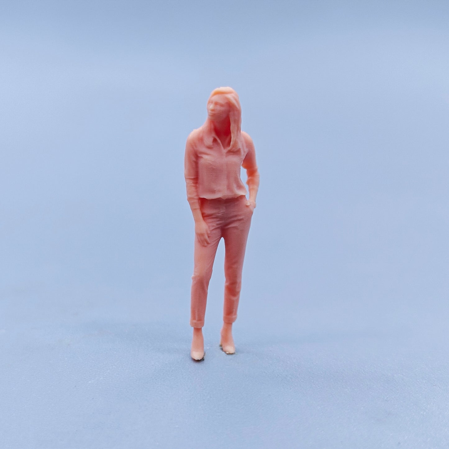 1/64 1/43 Figurines Scale Model Resin White Collar with One Hand in A Pocket Uncolored Miniatures Diorama Hand-painted D422
