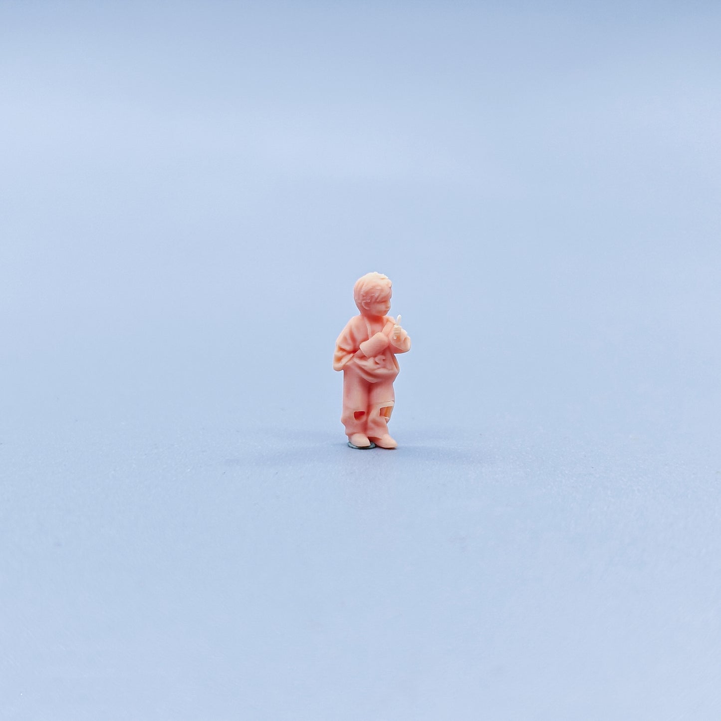 1/64 1/43 Figurines Scale Model Resin The Little Boy Holding A Lollipop Uncolored Miniatures Diorama Hand-painted C327