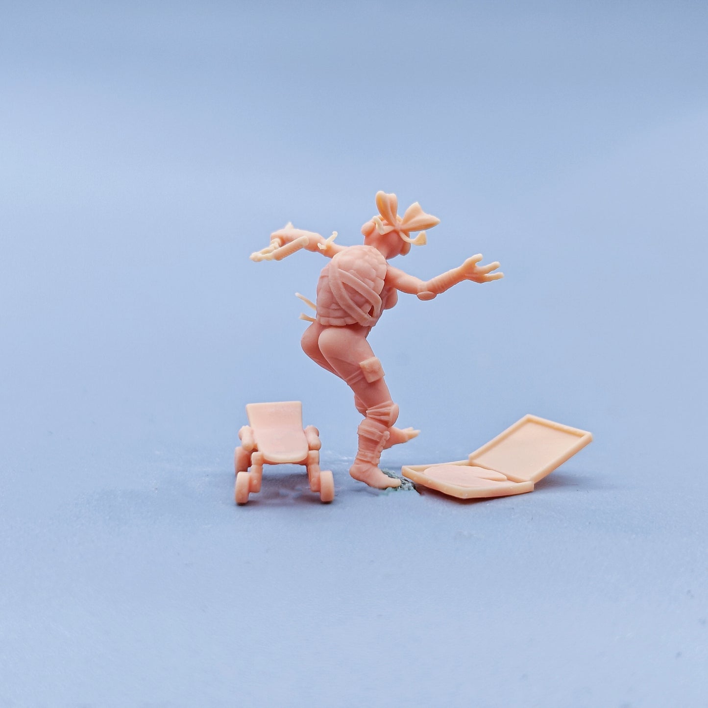 1/64 1/43 Figurines Scale Model Resin Ninja Skateboarding Pizza Woman Uncolored Miniatures Diorama Hand-painted C832