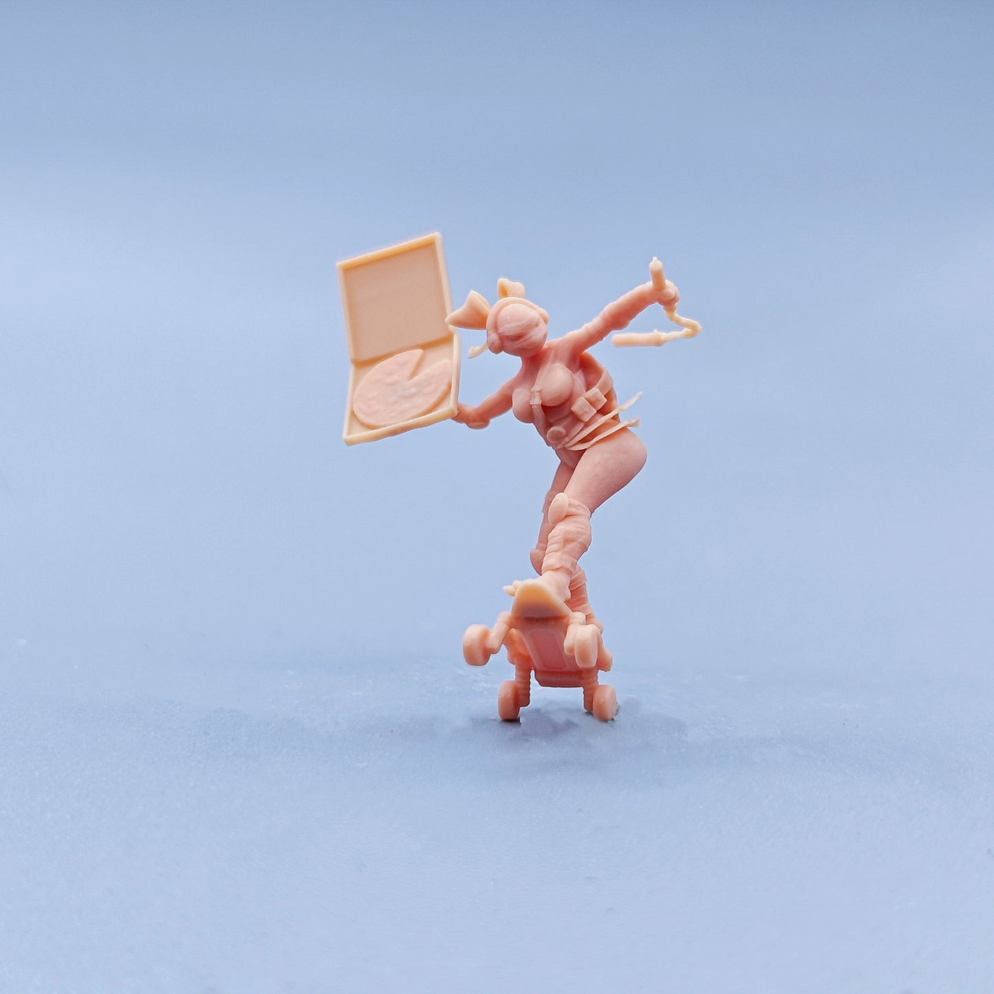 1/64 1/43 Figurines Scale Model Resin Ninja Skateboarding Pizza Woman Uncolored Miniatures Diorama Hand-painted C832