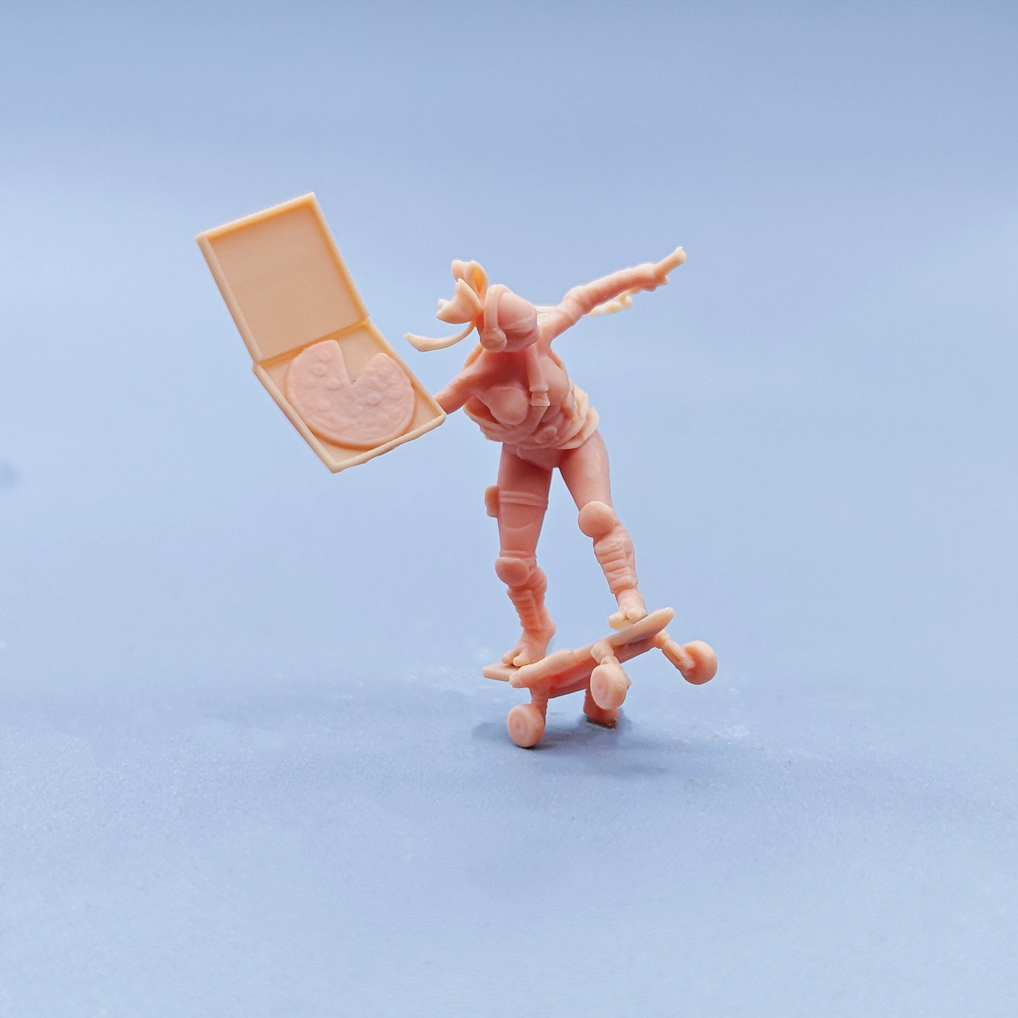 1/64 1/43 Figurines Scale Model Resin Ninja Skateboarding Pizza Woman Uncolored Miniatures Diorama Hand-painted C832