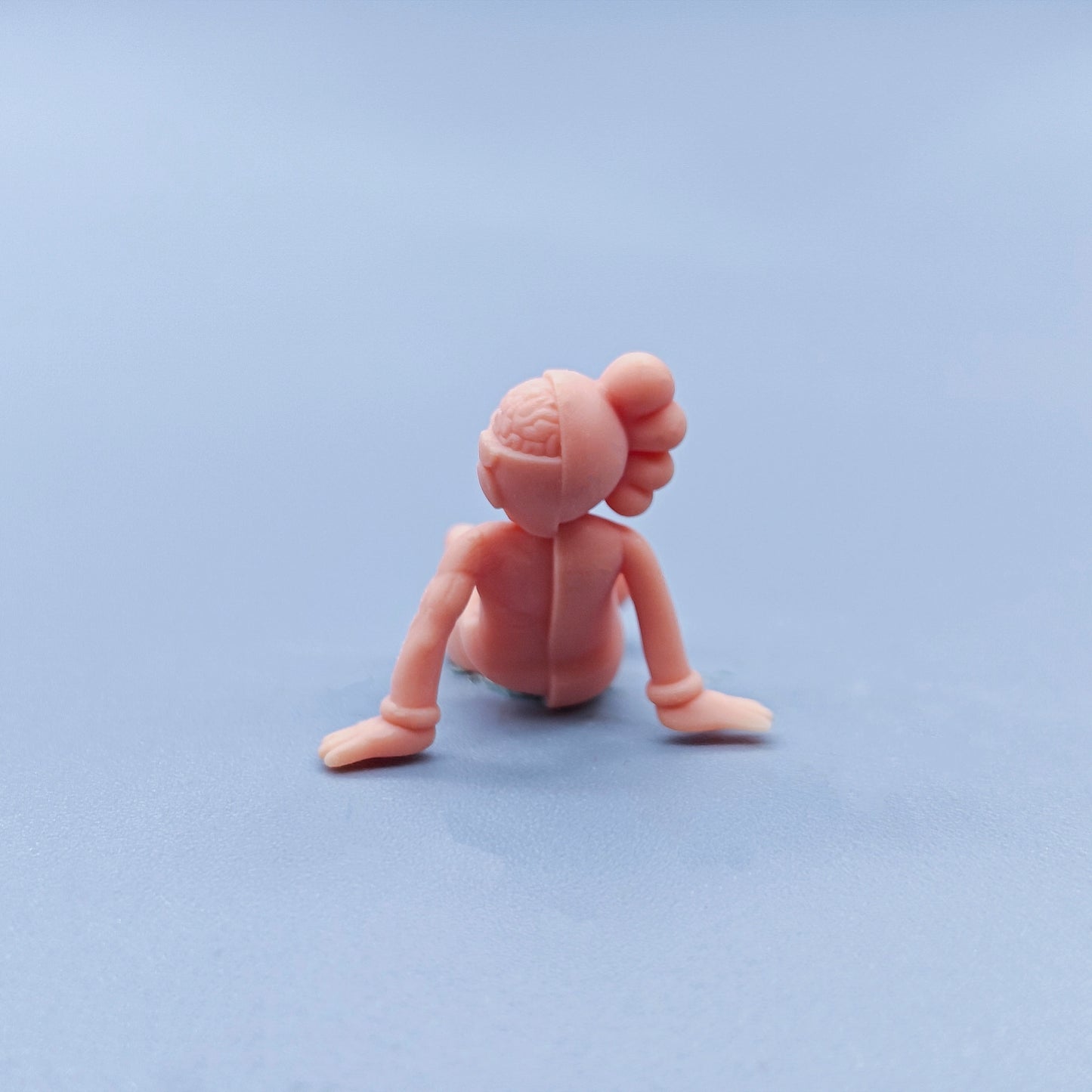 1/64 1/43 Figurines Scale Model Resin Sitting on The Floor Half Cut Doll Uncolored Miniatures Diorama Hand-painted C926