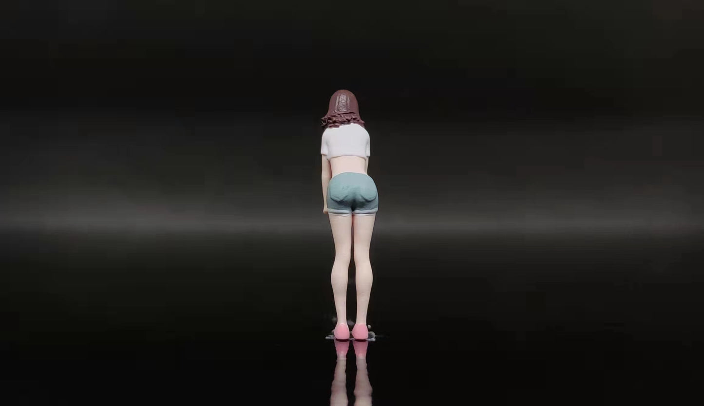 WX-MADE 1/64 Scale Figurines Model Mechanical Repair Girl Collection Miniature Hand-painted
