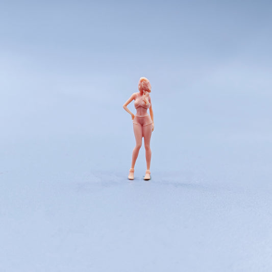 1/64 1/43 Figurines Scale Model Resin Standing Posture Curly Hair Waist Support Hot Pants Beautiful Woman Uncolored Miniatures Diorama Hand-painted C509