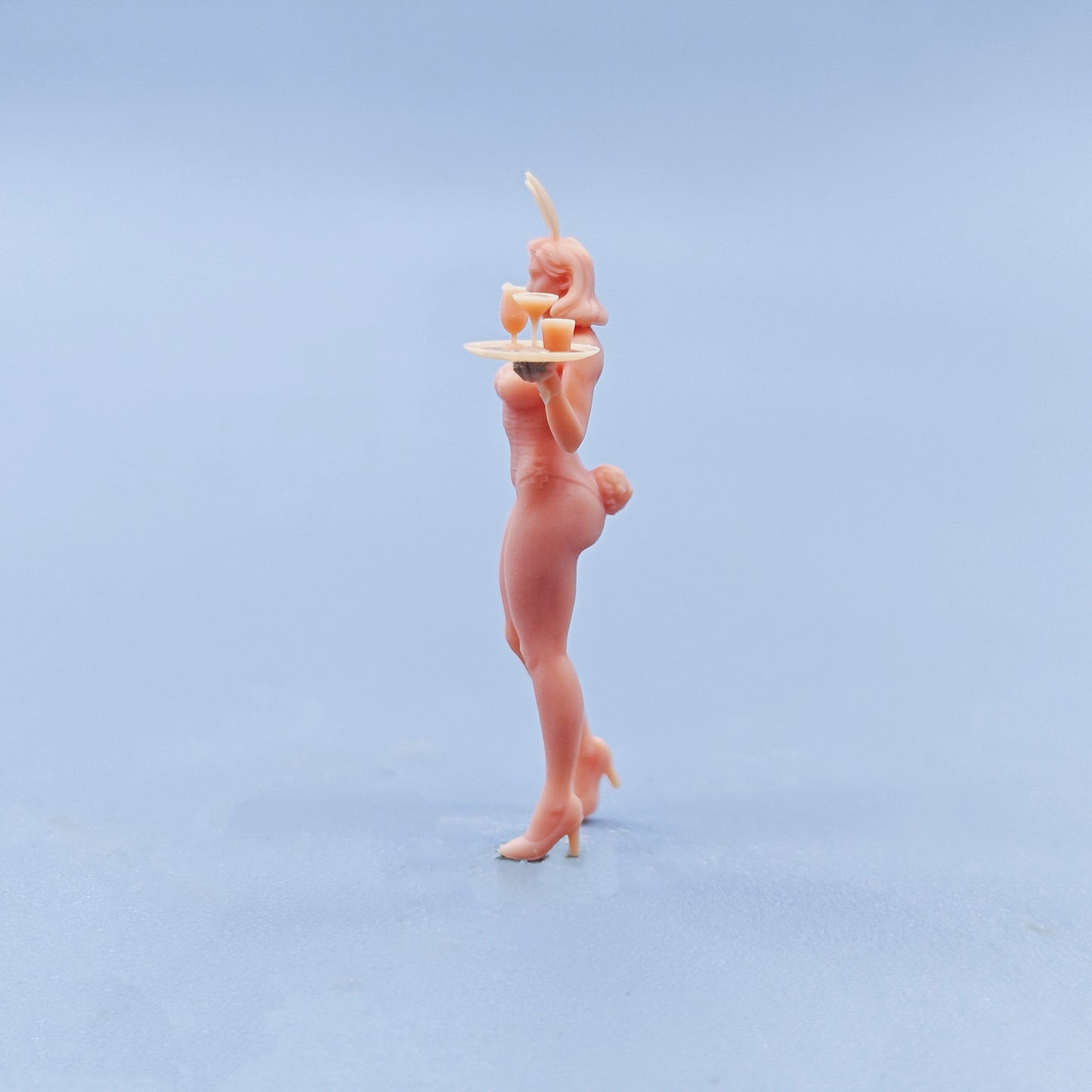 1/64 1/43 Figurines Scale Model Resin Rabbit Girl Waiter Uncolored Miniatures Diorama Hand-painted D404 D405