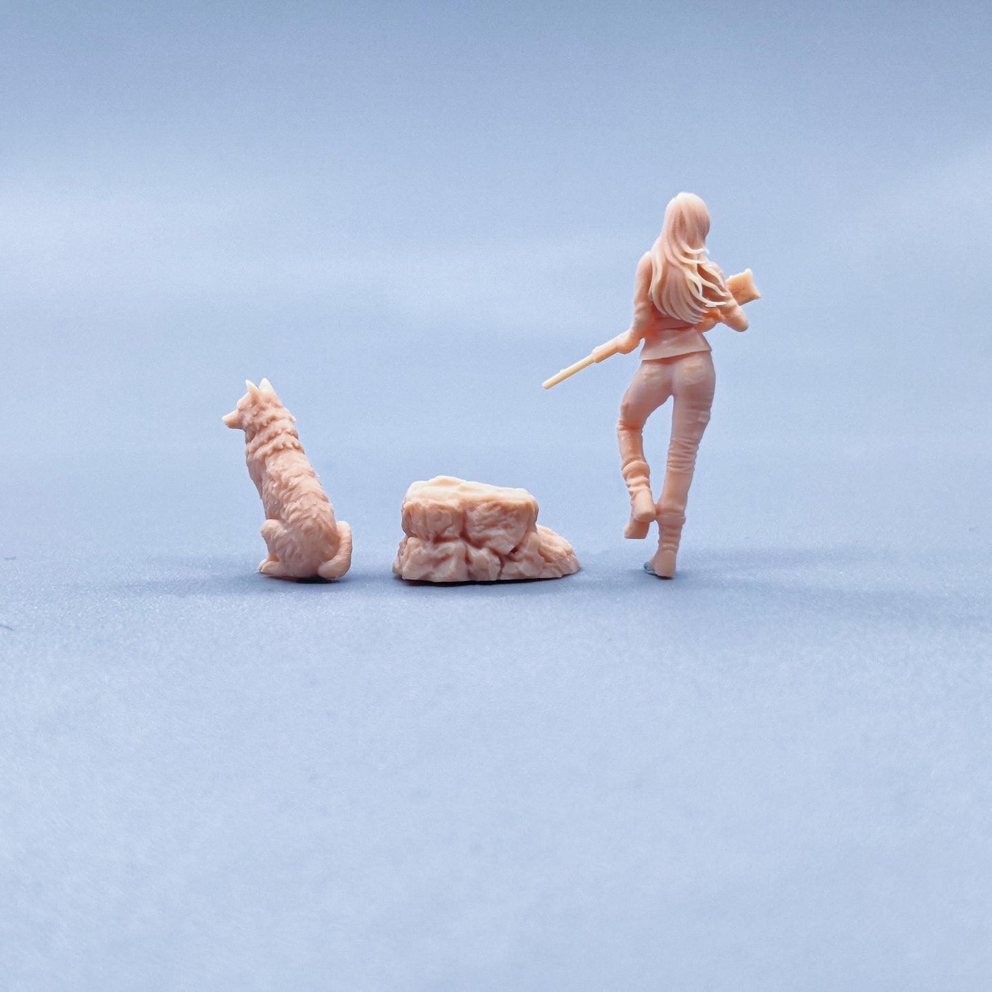 1/64 1/43 Figurines Scale Model Resin Female Sniper and Wolf Uncolored Miniatures Diorama Hand-painted W410