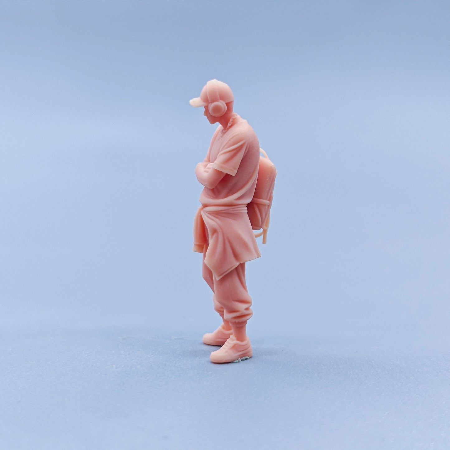 1/64 1/43 Figurines Scale Model Resin Trendy Fashion Backpack Earphones for Men Uncolored Miniatures Diorama Hand-painted D518