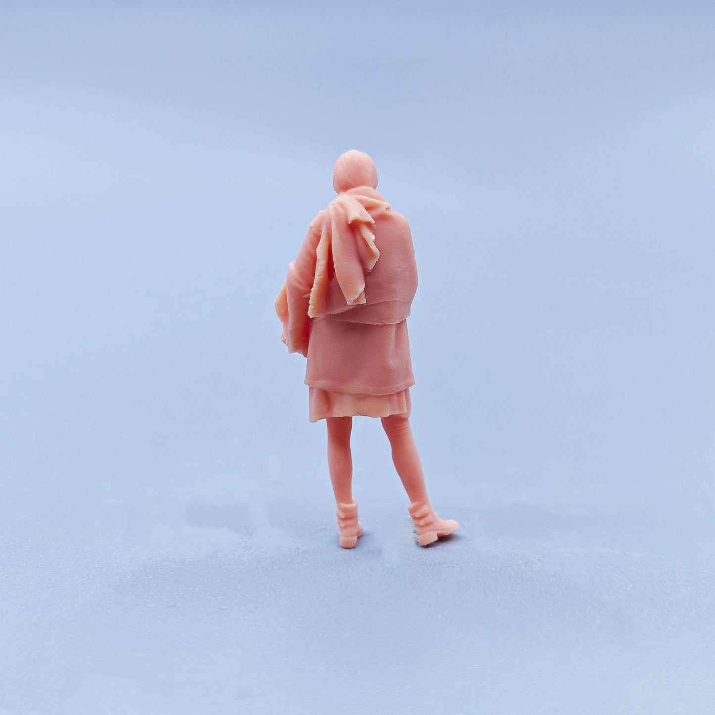 1/64 1/43 Figurines Scale Model Resin Scarf Coat Looking for Things Woman Uncolored Miniatures Diorama Hand-painted D431