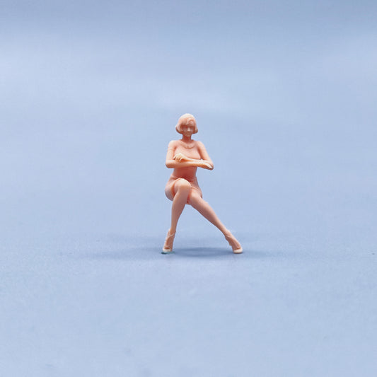 1/64 1/43 Figurines Scale Model Resin Sitting Posture Short Haired Girl Uncolored Miniatures Diorama Hand-painted W429