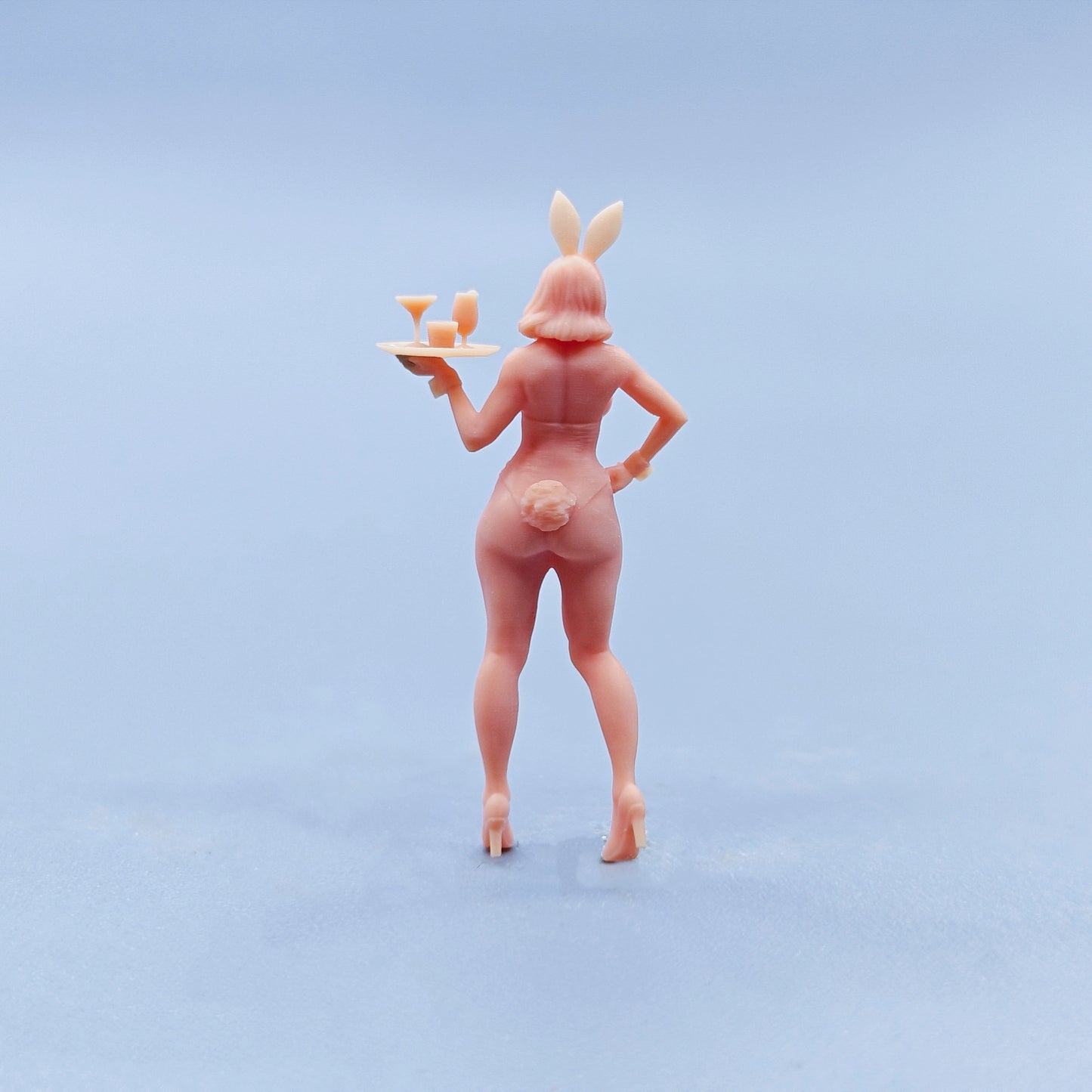 1/64 1/43 Figurines Scale Model Resin Rabbit Girl Waiter Uncolored Miniatures Diorama Hand-painted D404 D405