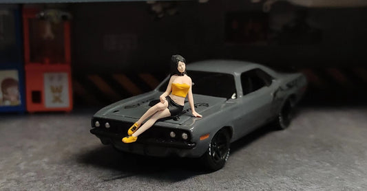 WX-MADE 1/64 Scale Figurines Model Sexy Sitting Angel Collection Miniature Hand-painted