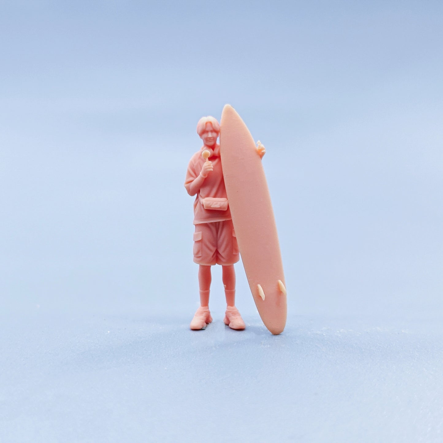 1/64 1/43 Figurines Scale Model Resin Sports Boy Wearing Headphones and Holding Candy Uncolored Miniatures Diorama Hand-painted D625
