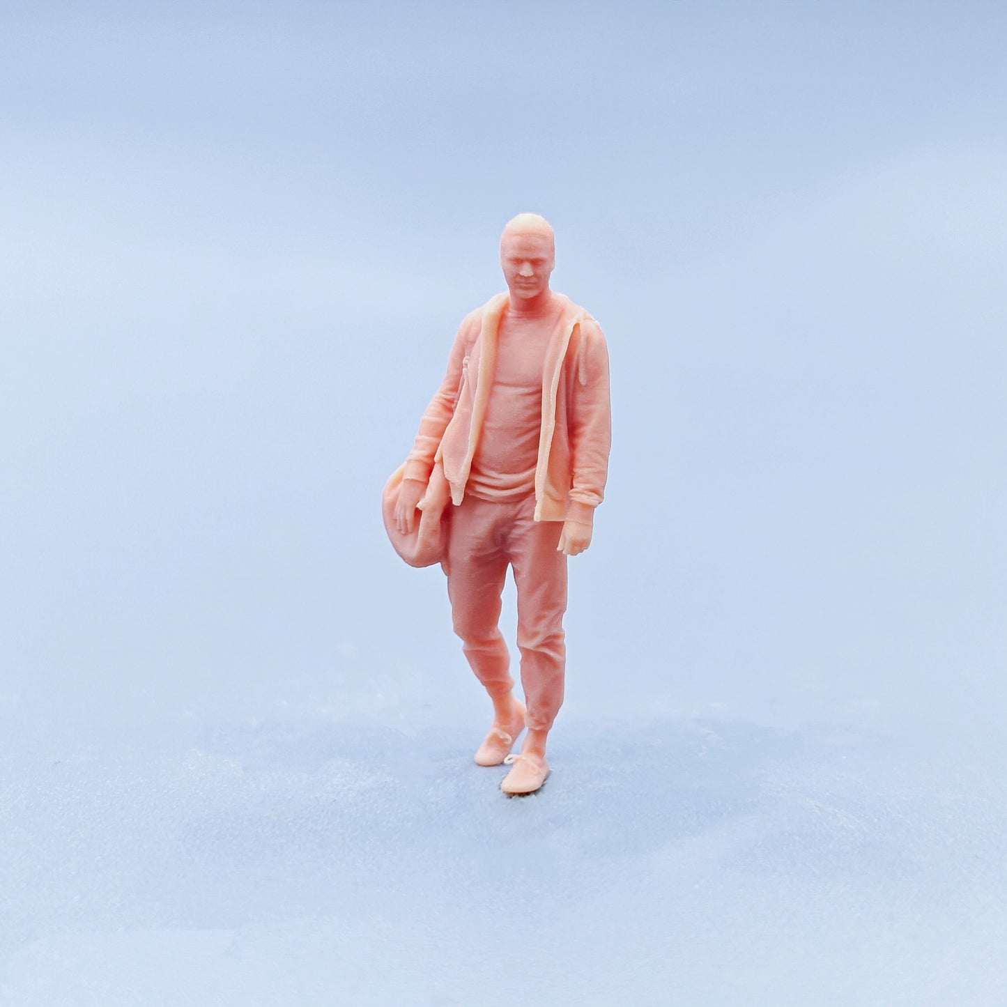 1/64 1/43 Figurines Scale Model Resin Walking Posture Single Shoulder Backpack Male Uncolored Miniatures Diorama Hand-painted D303