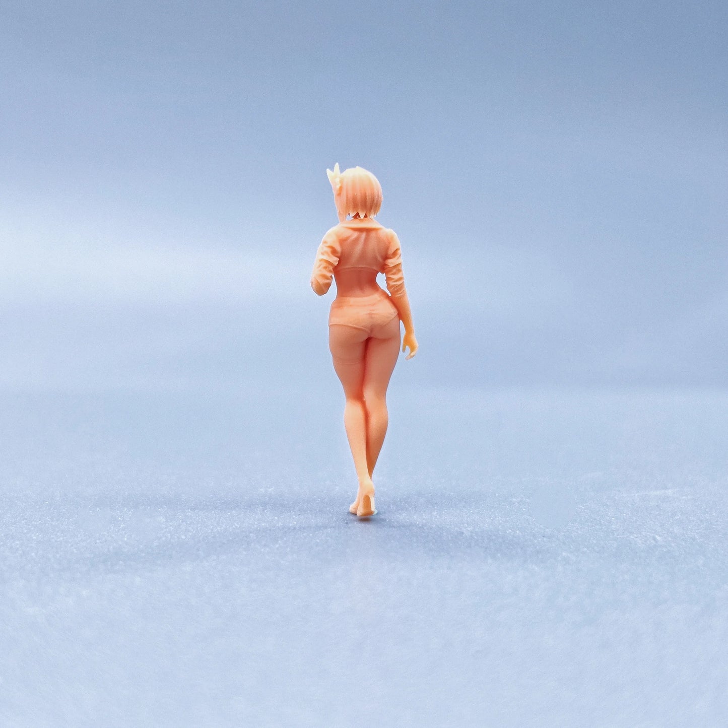 1/64 1/43 Figurines Scale Model Resin Standing Posture Yula Uncolored Miniatures Diorama Hand-painted V536
