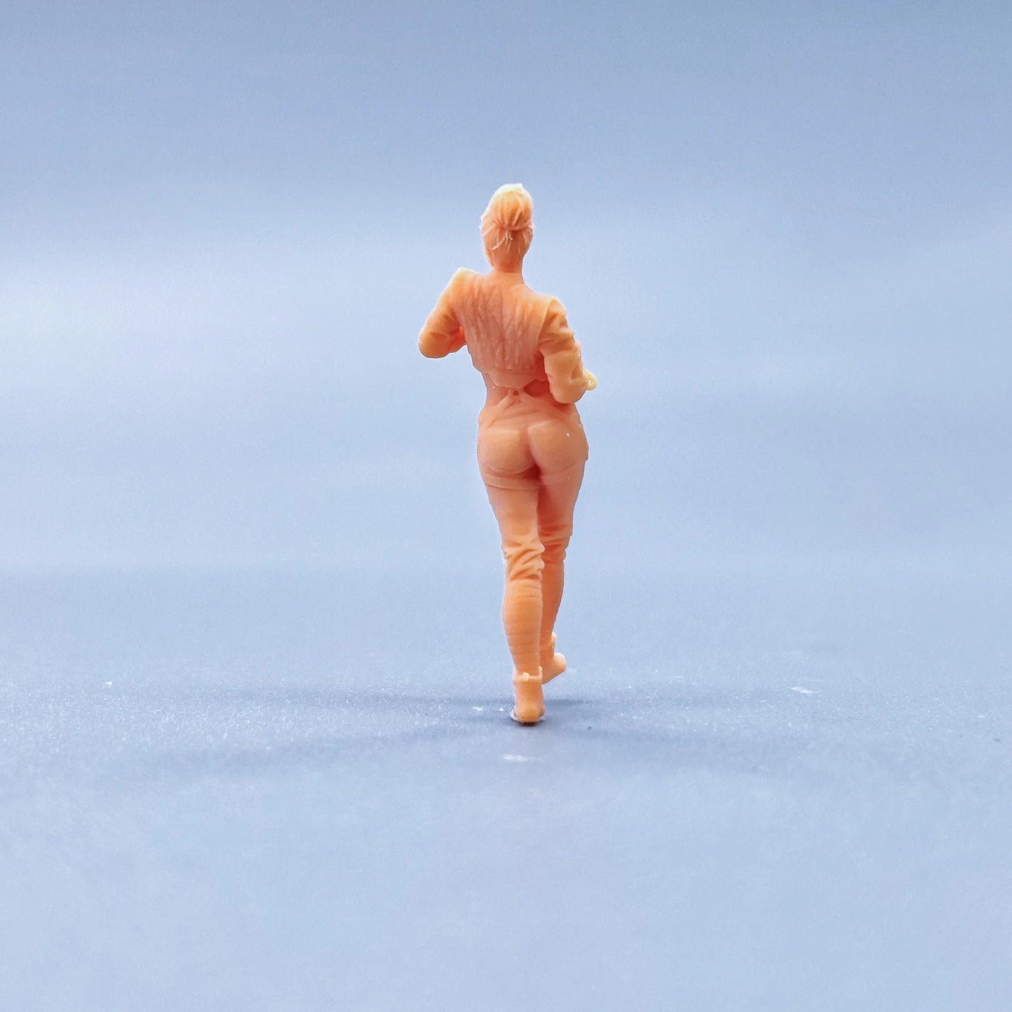 1/64 1/43 Figurines Scale Model Resin Take The Wrench and Ball Head Uncolored Miniatures Diorama Hand-painted S839